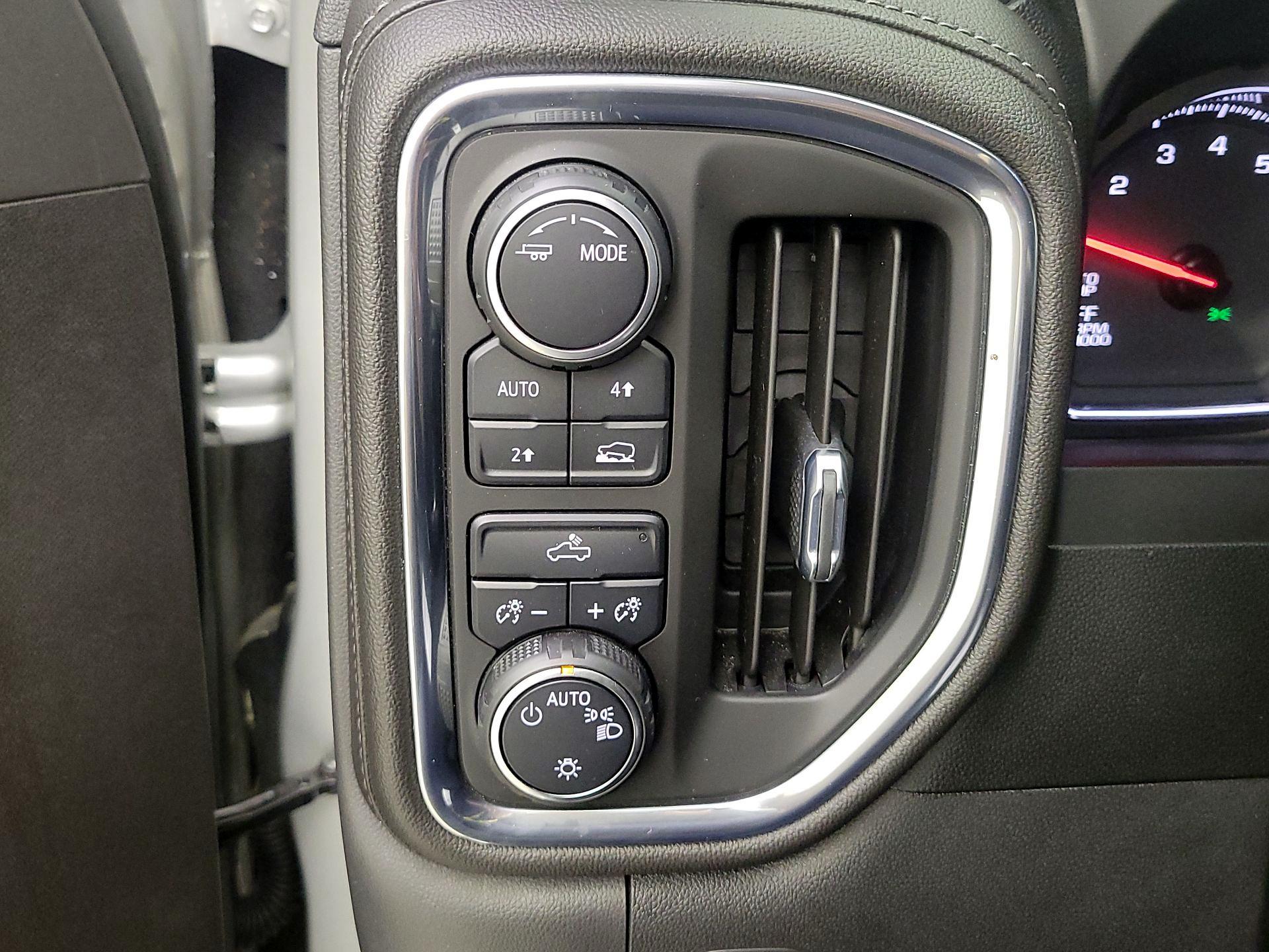 Thumbnail: 2021 Chevrolet Silverado 1500 - 13