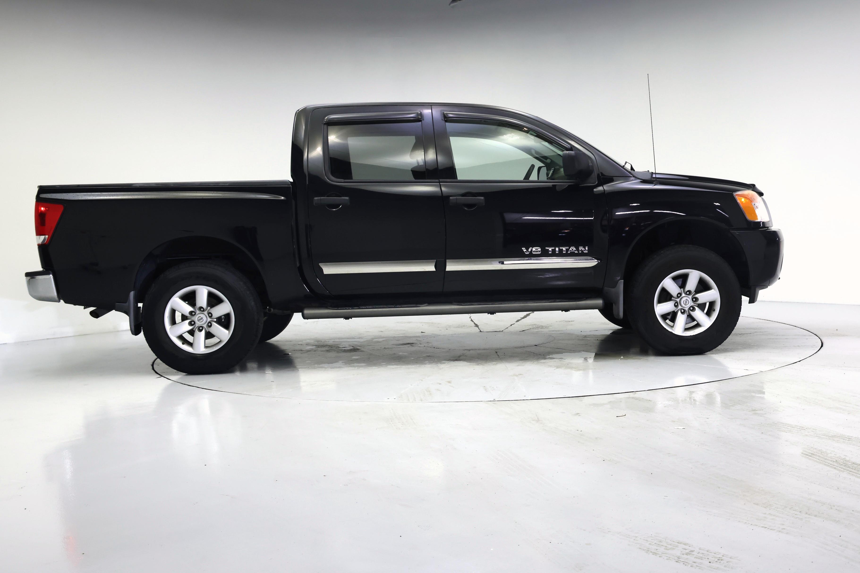 Thumbnail: 2014 Nissan Titan - 7