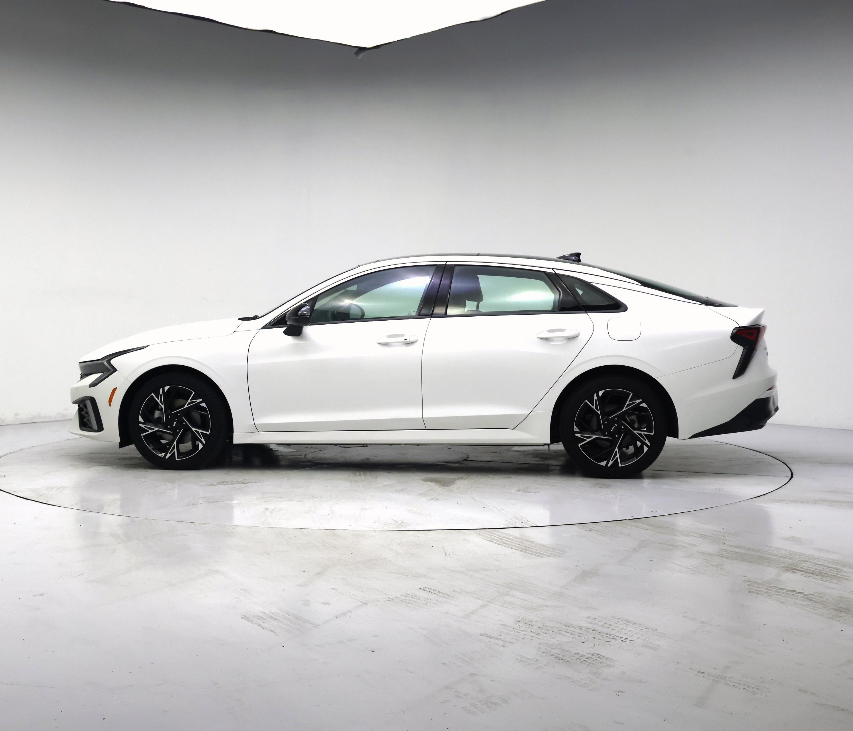 Thumbnail: 2025 Kia K5 - 3
