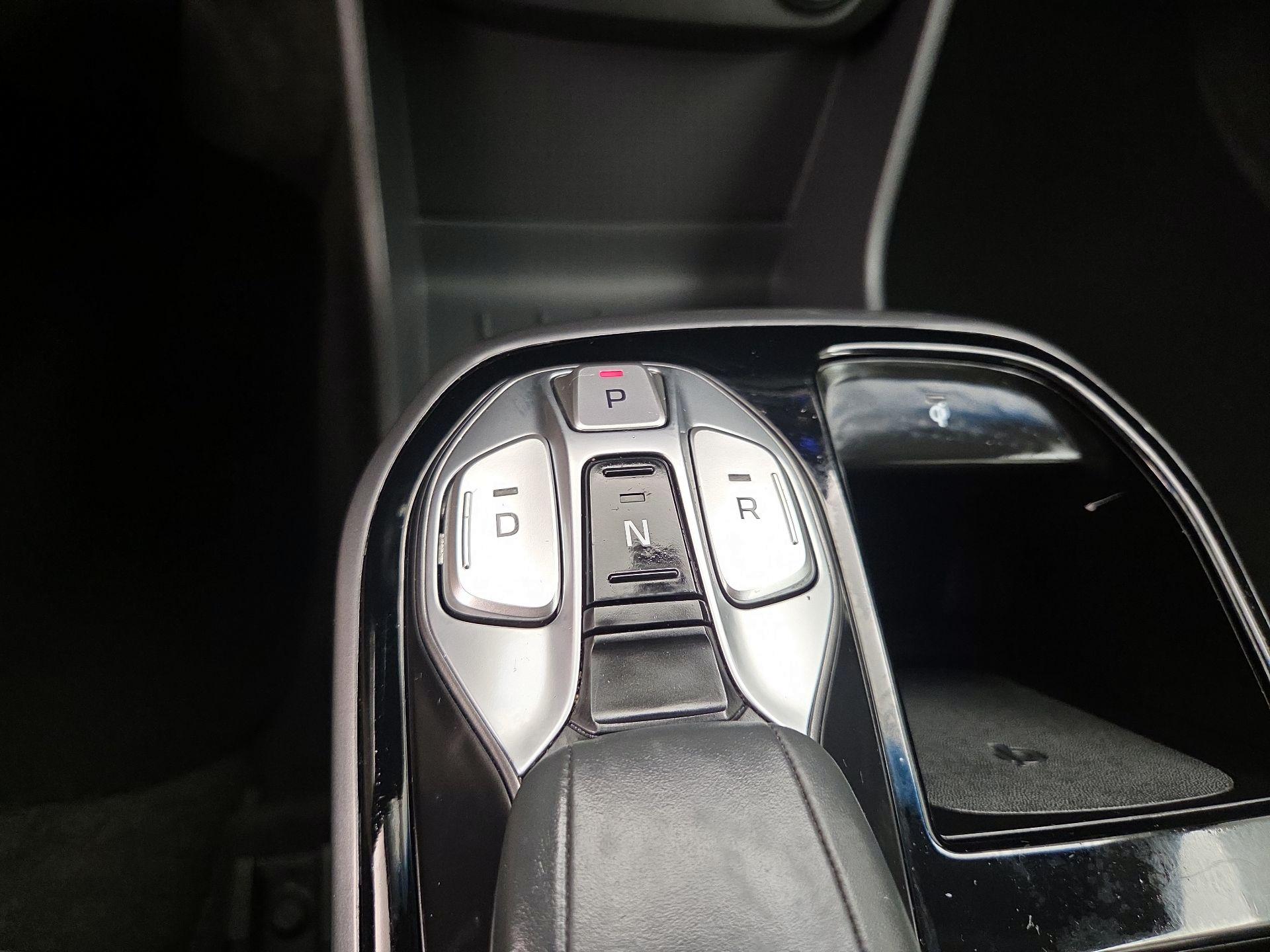 Thumbnail: 2021 Hyundai Ioniq - 18
