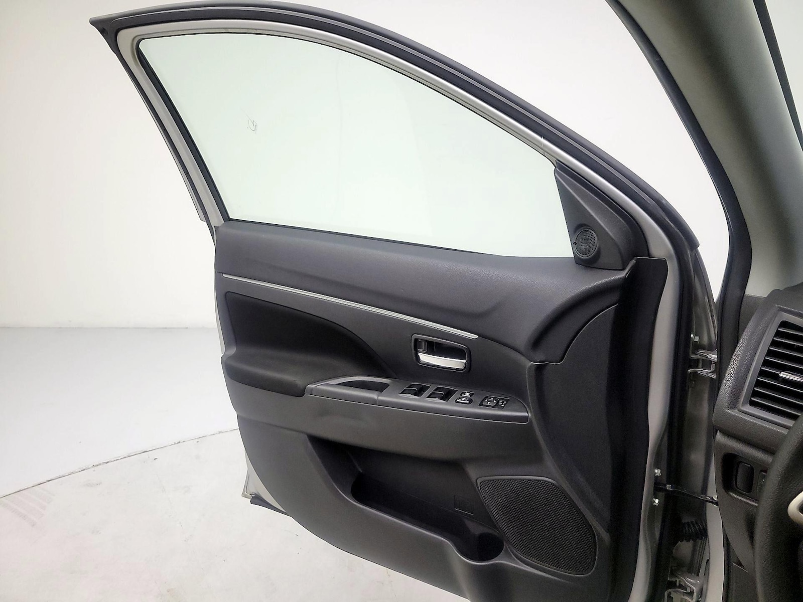 2023 Mitsubishi Outlander Sport ES - Photo 13