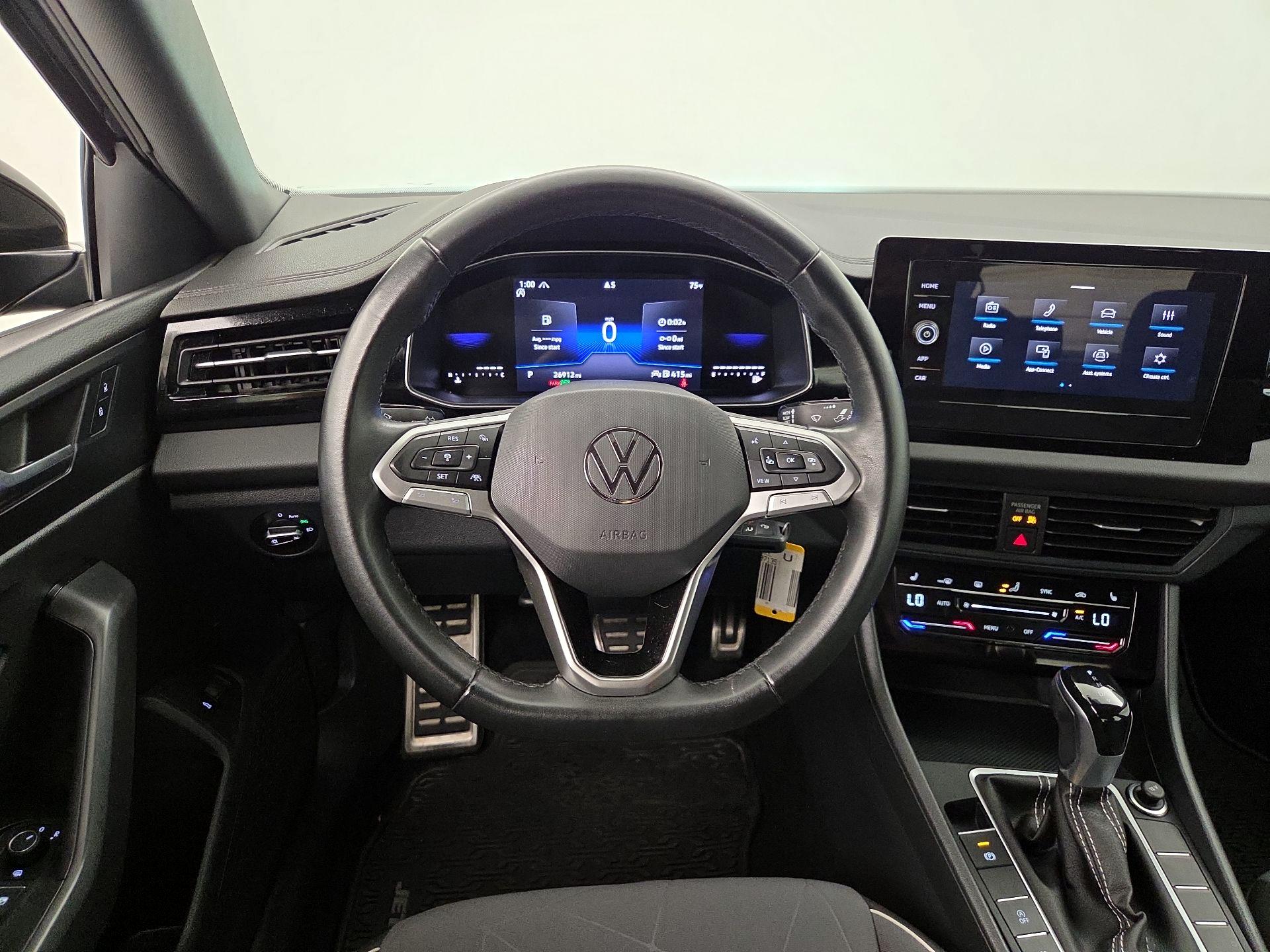 Thumbnail: 2025 Volkswagen Jetta - 10