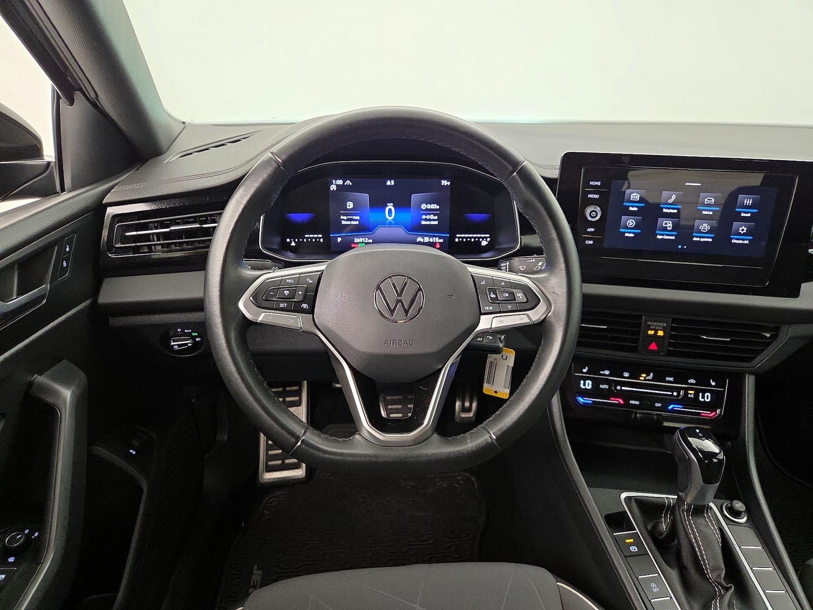 2025 Volkswagen Jetta Sport - Photo 11