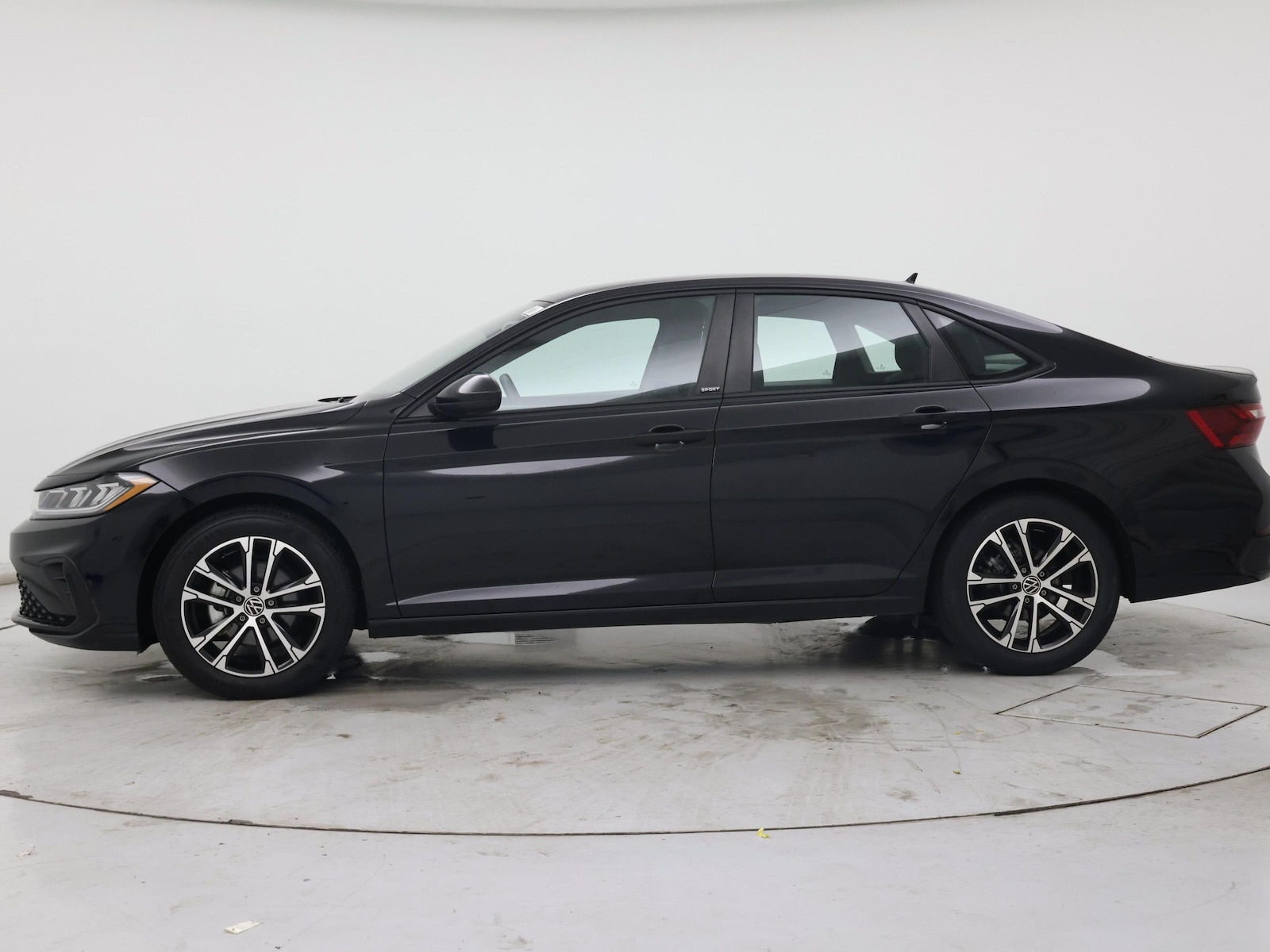2025 Volkswagen Jetta Sport - Photo 4