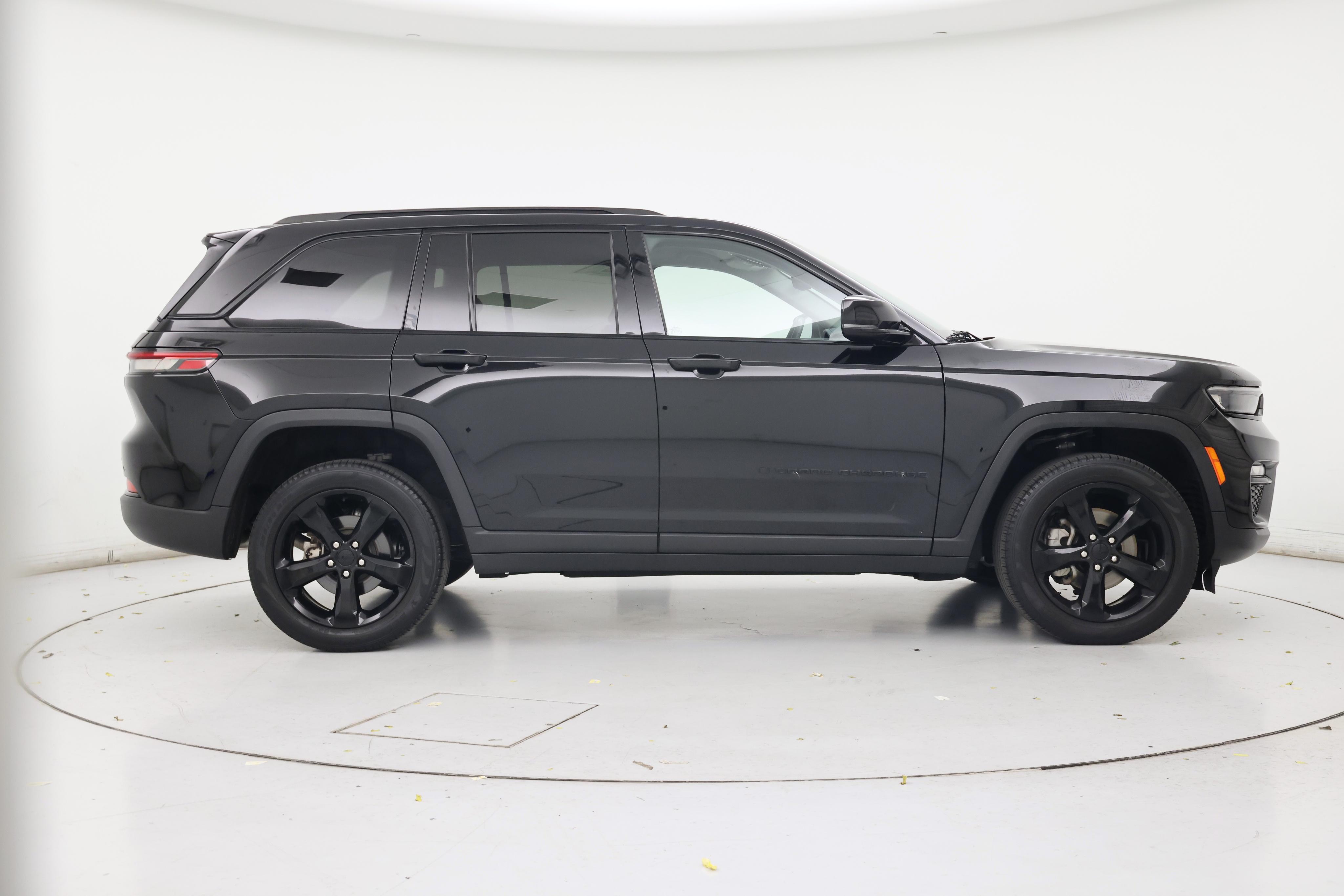 Thumbnail: 2023 Jeep Grand Cherokee - 7