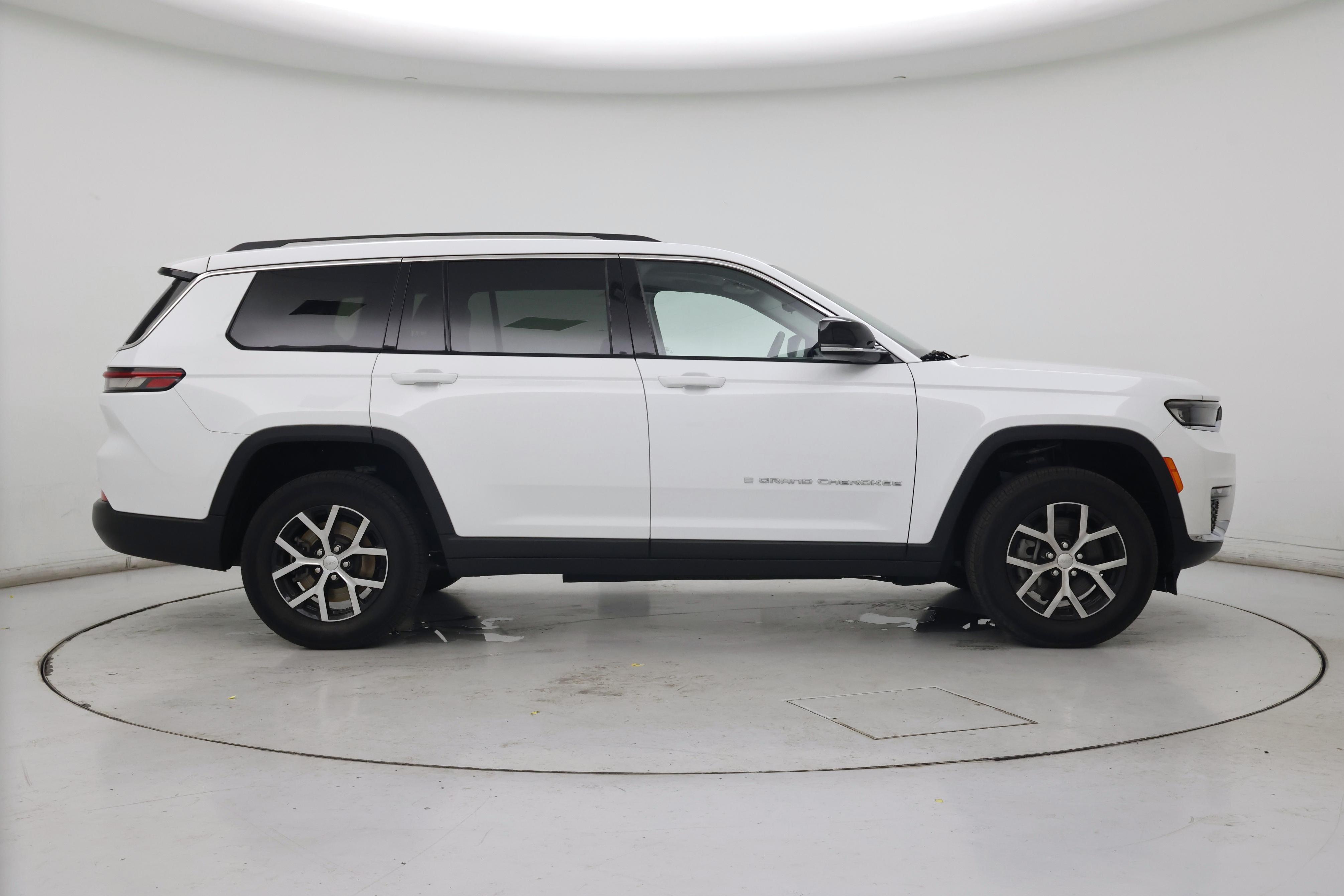 Thumbnail: 2023 Jeep Grand Cherokee L - 7