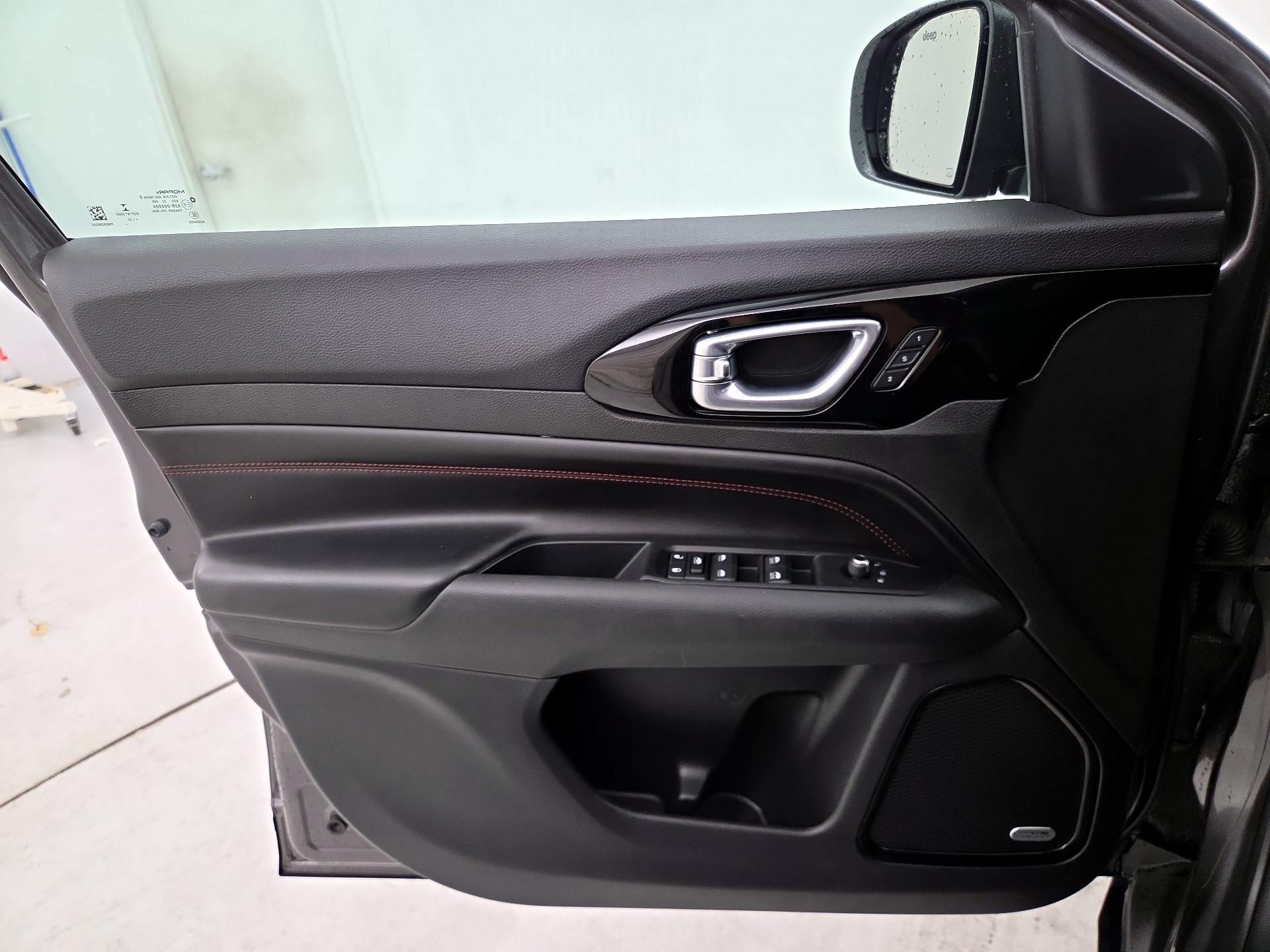 Thumbnail: 2022 Jeep Compass - 12