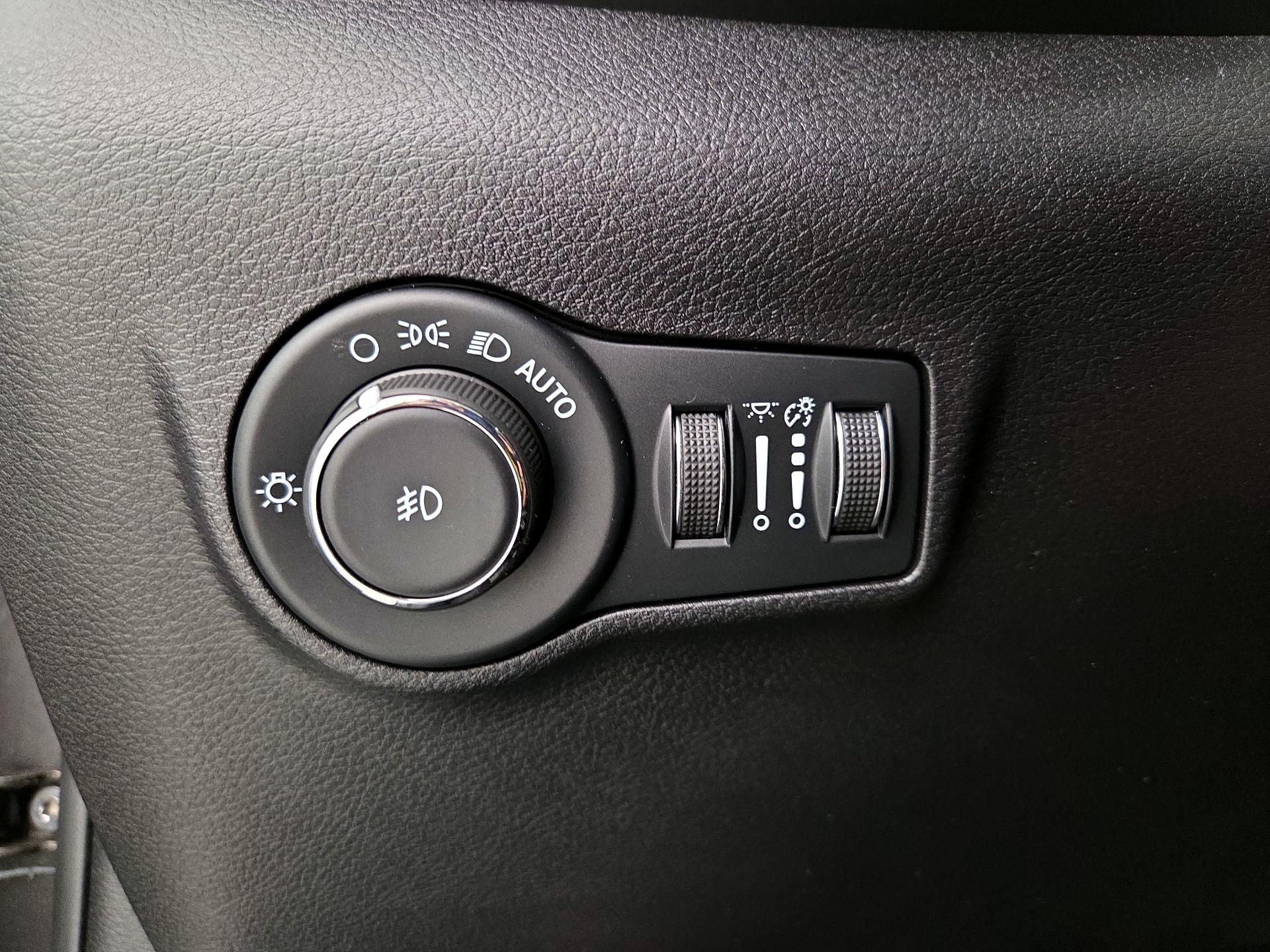 Thumbnail: 2022 Jeep Compass - 13