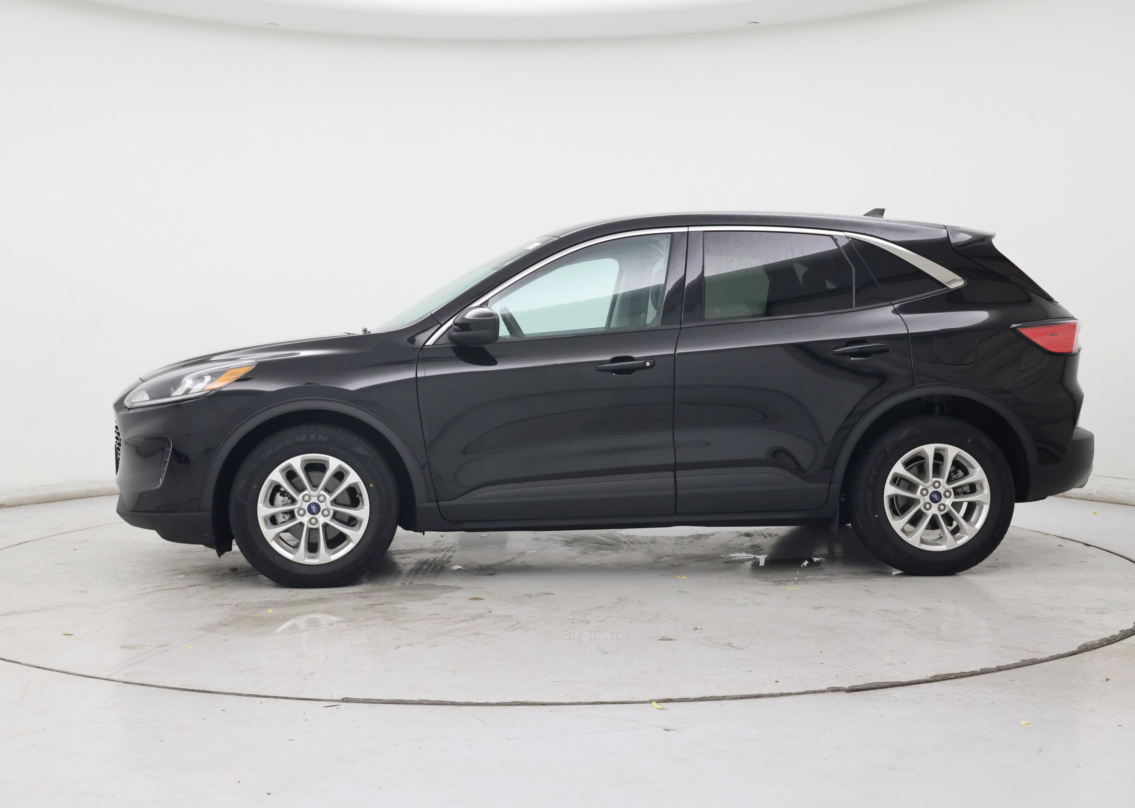 Thumbnail: 2021 Ford Escape - 3