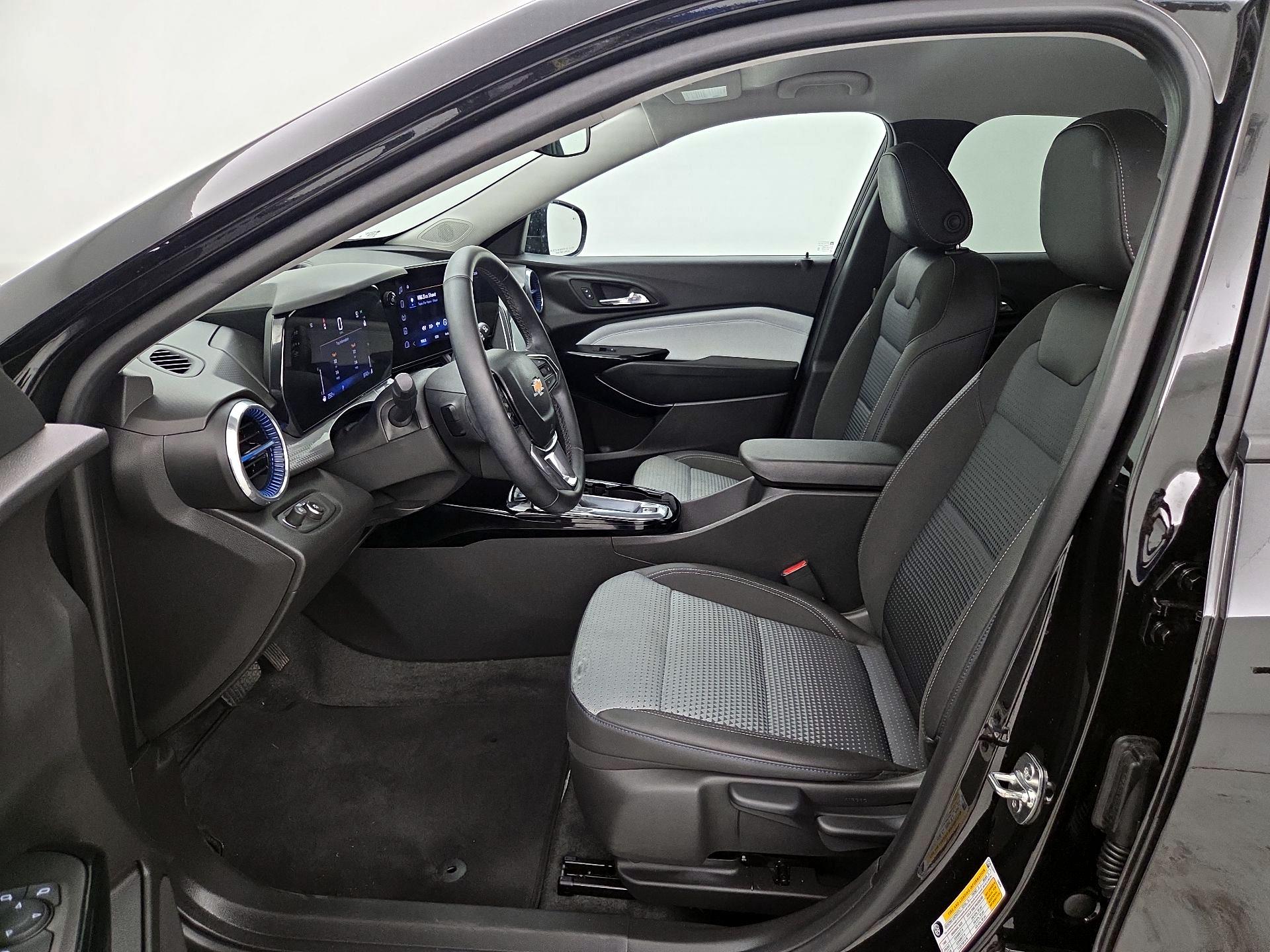 Thumbnail: 2025 Chevrolet Trax - 11