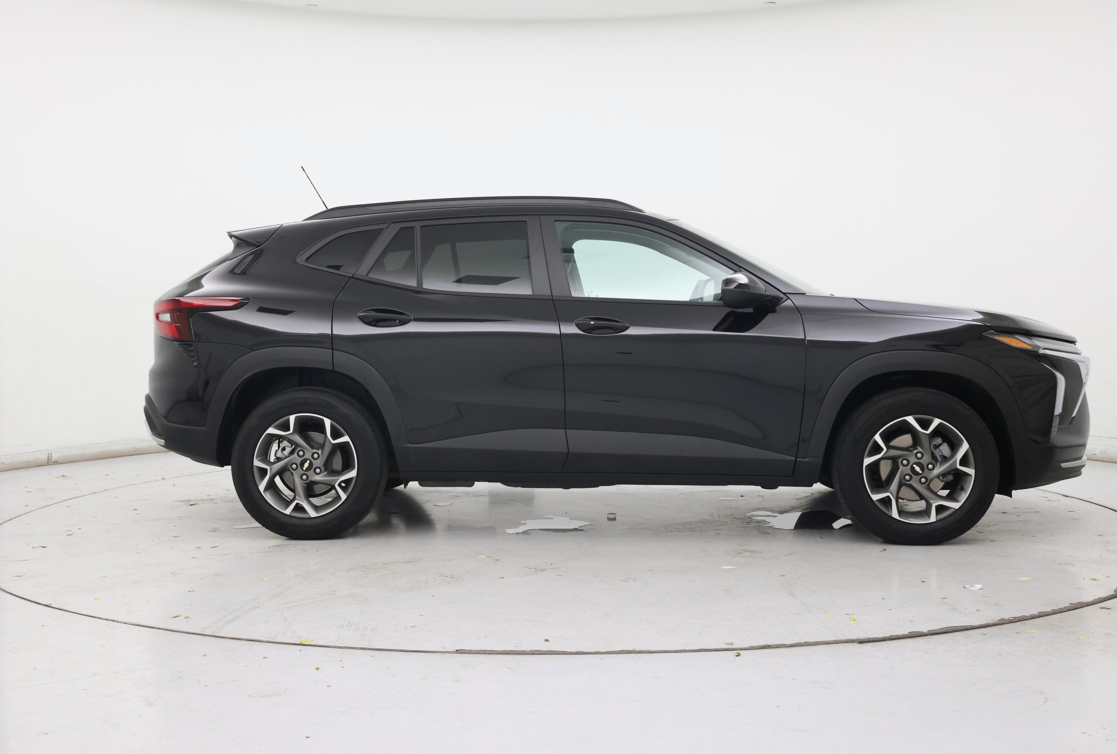 Thumbnail: 2025 Chevrolet Trax - 7
