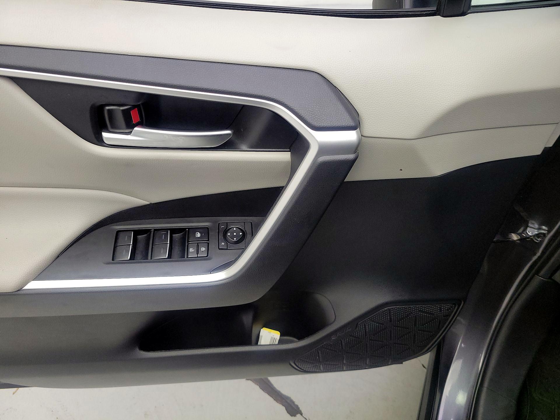 Thumbnail: 2024 Toyota RAV4 - 12