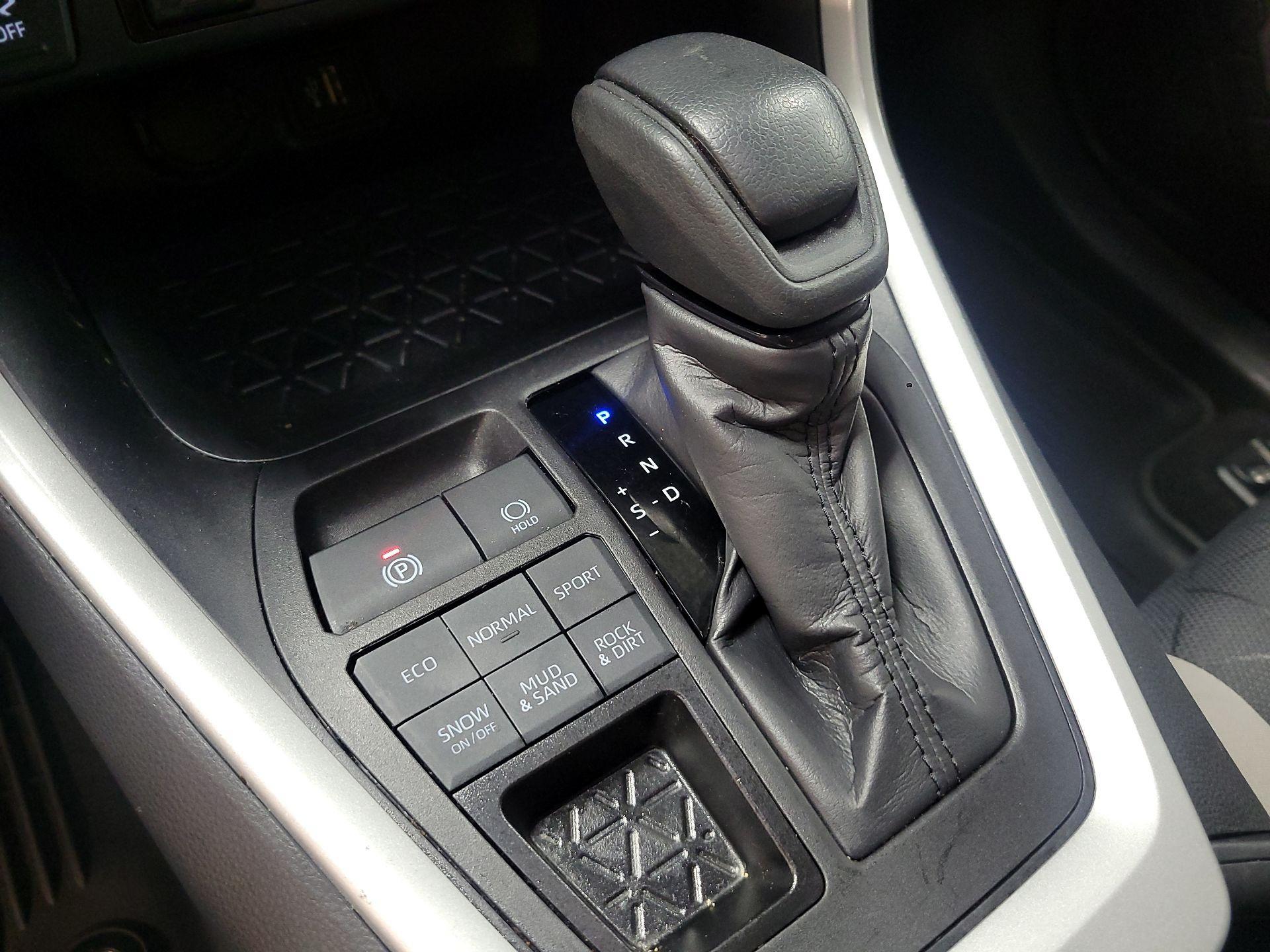 Thumbnail: 2024 Toyota RAV4 - 18