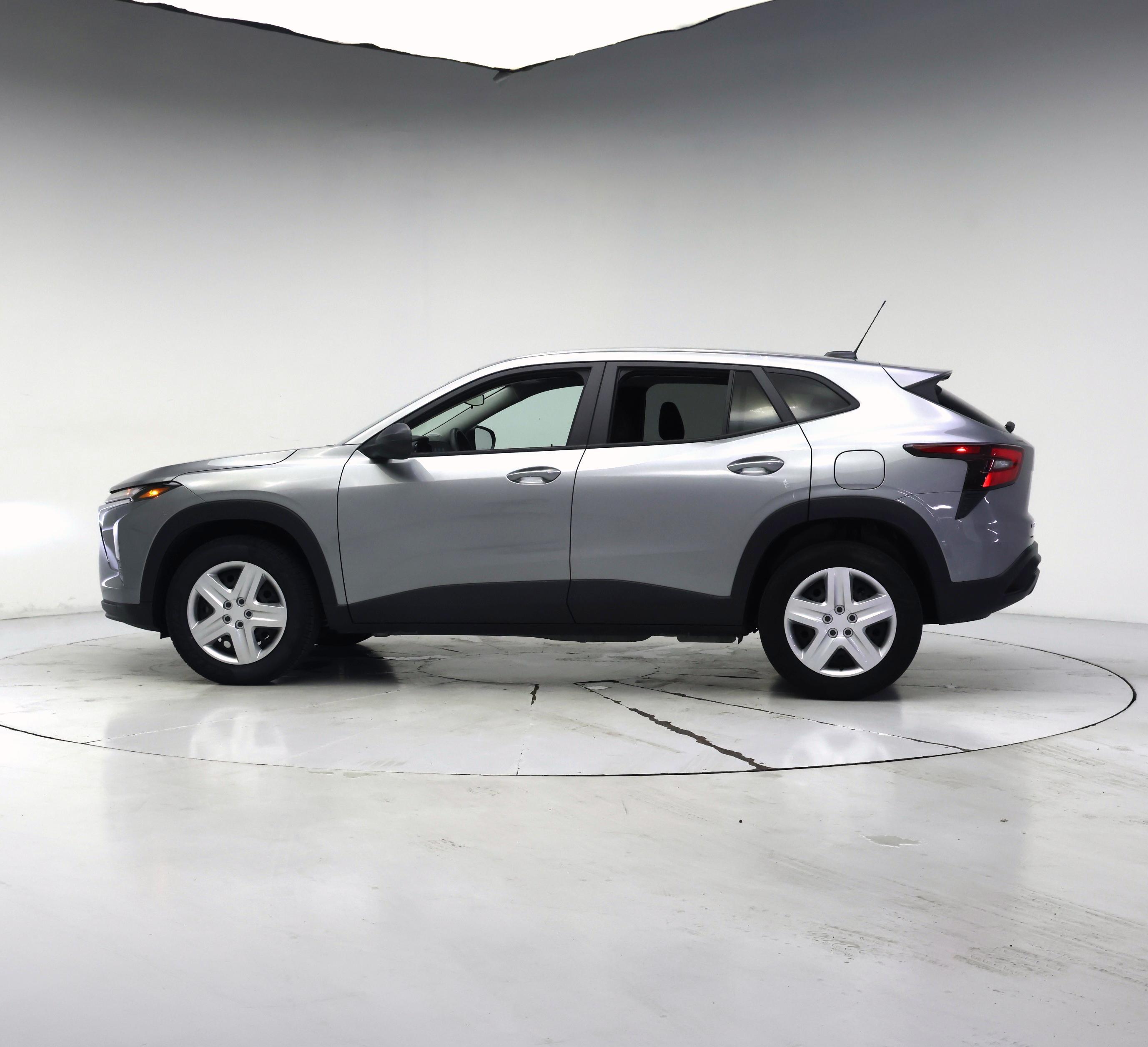 Thumbnail: 2024 Chevrolet Trax - 3