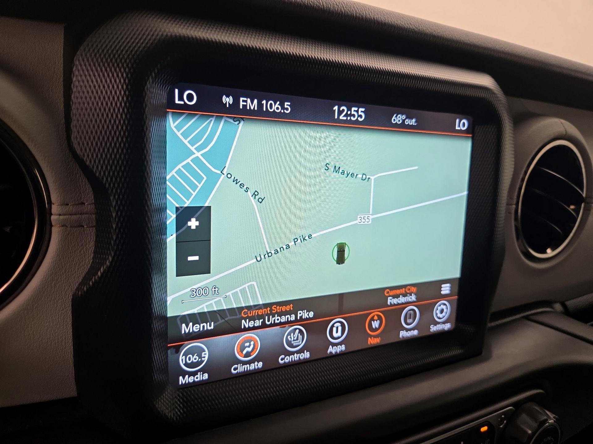 Thumbnail: 2022 Jeep Wrangler - 14