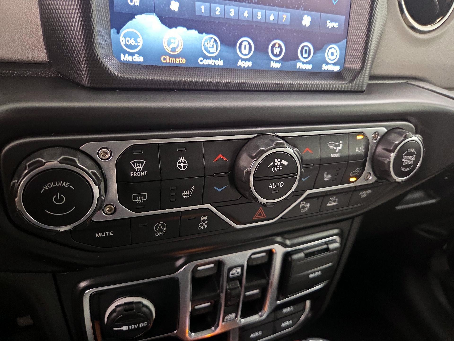 Thumbnail: 2022 Jeep Wrangler - 17