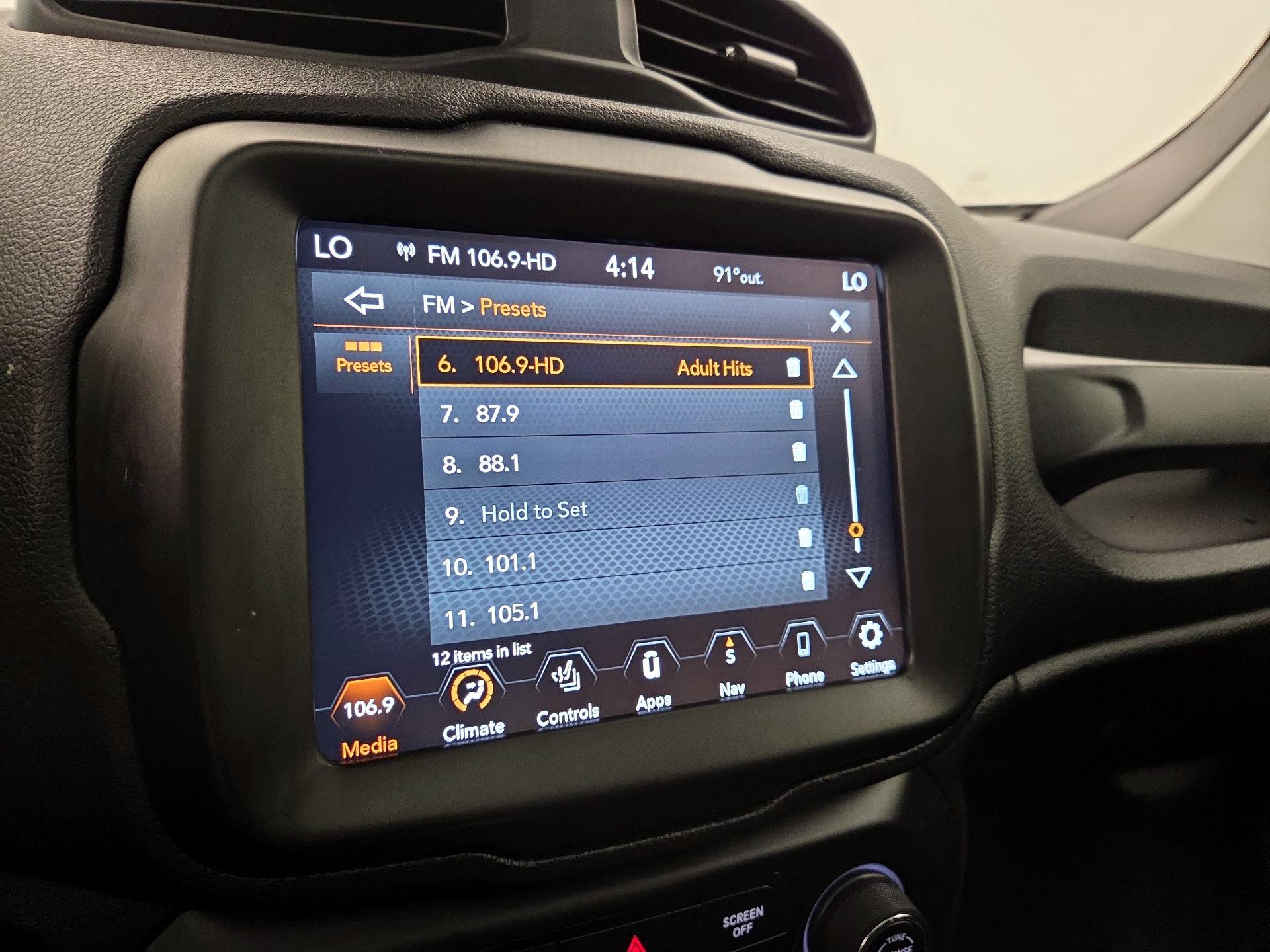 Thumbnail: 2022 Jeep Renegade - 16