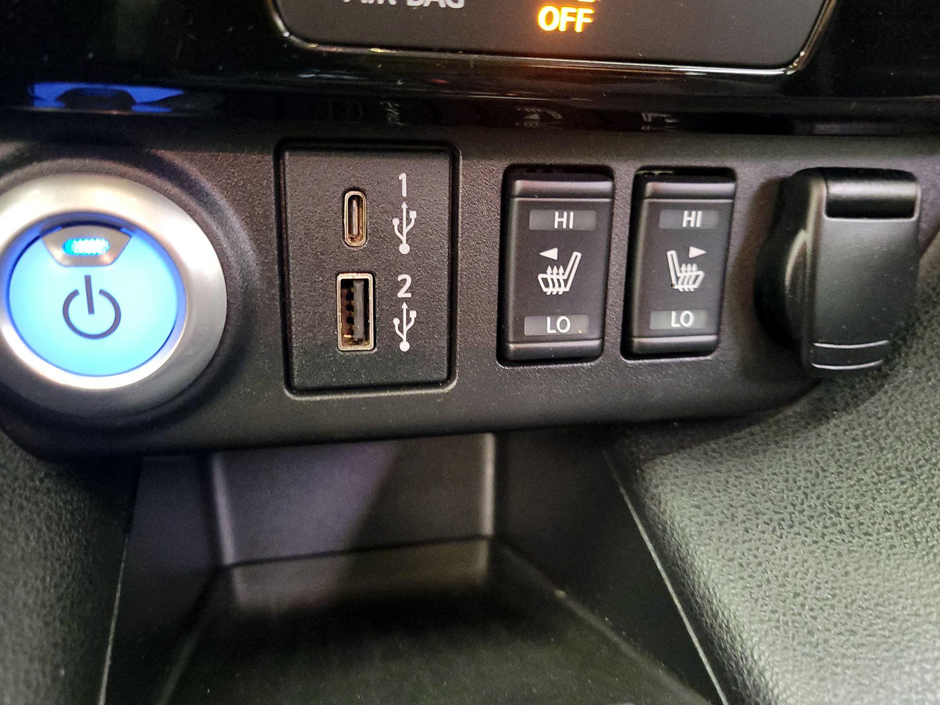 Thumbnail: 2021 Nissan Leaf - 17