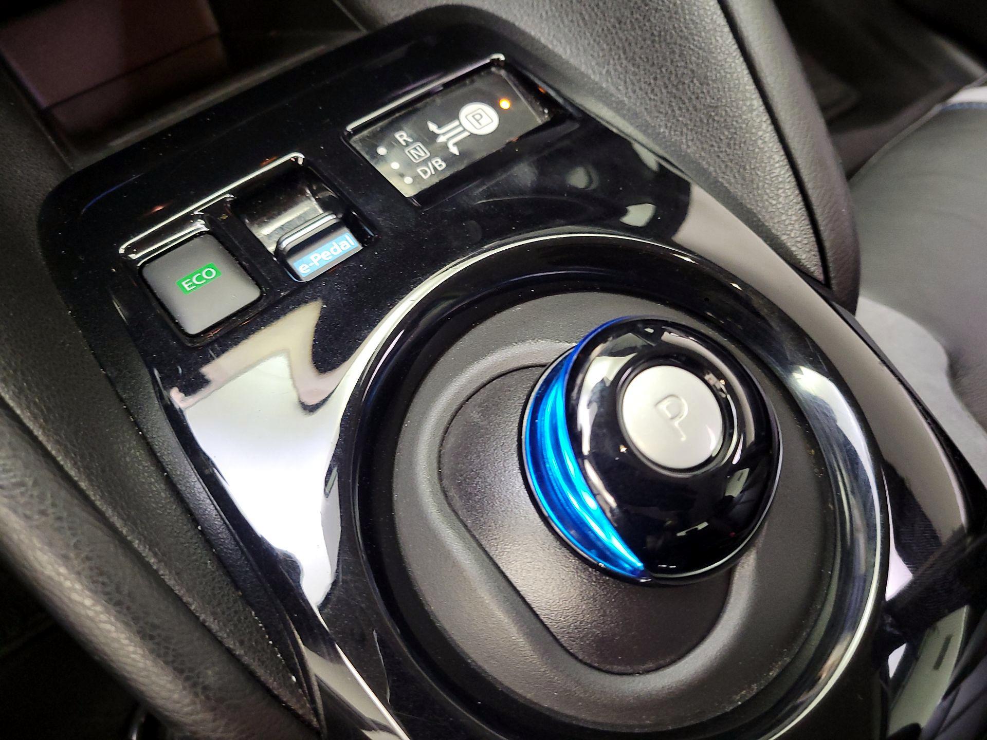 Thumbnail: 2021 Nissan Leaf - 18