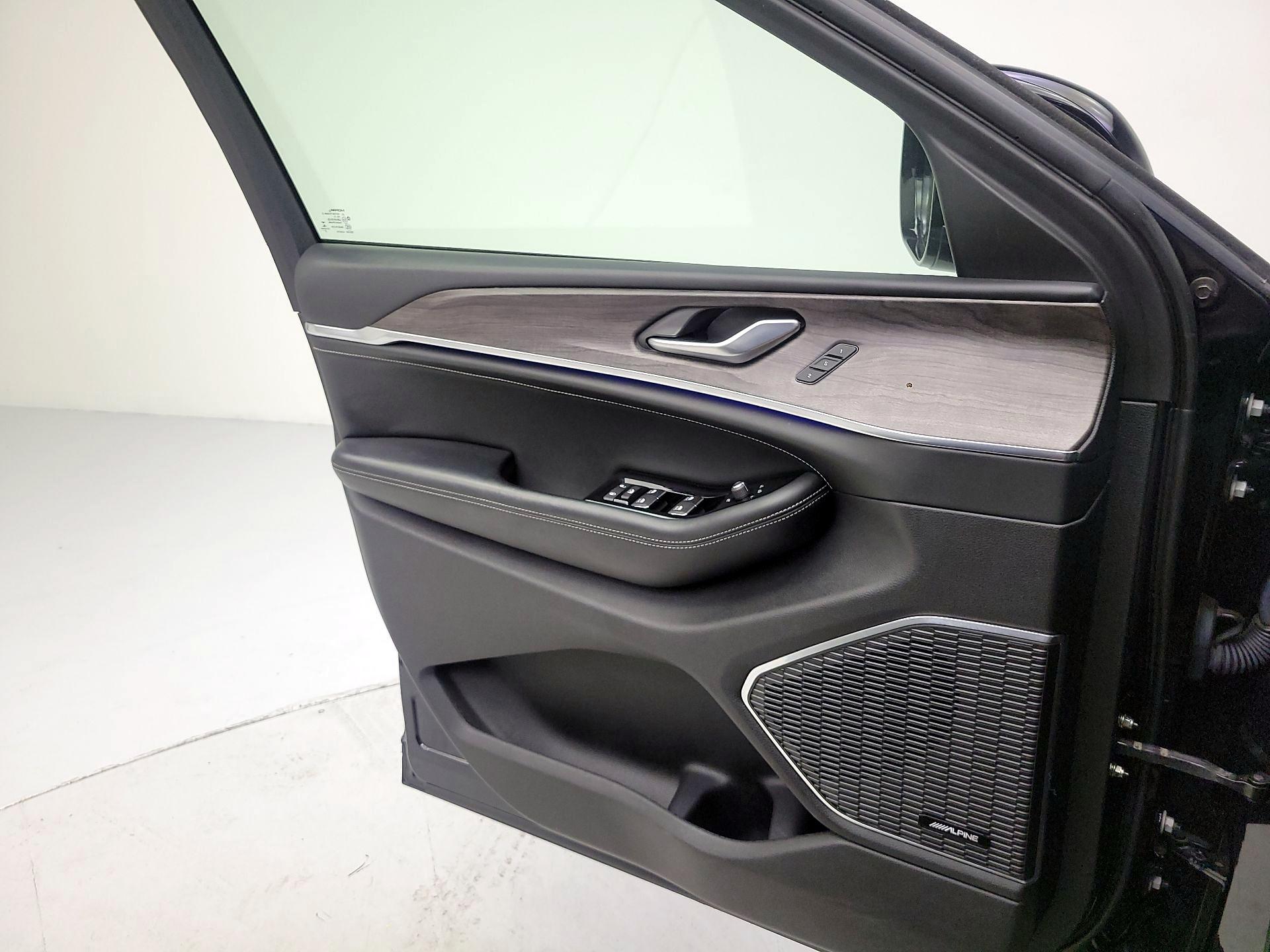 Thumbnail: 2023 Jeep Grand Cherokee L - 12