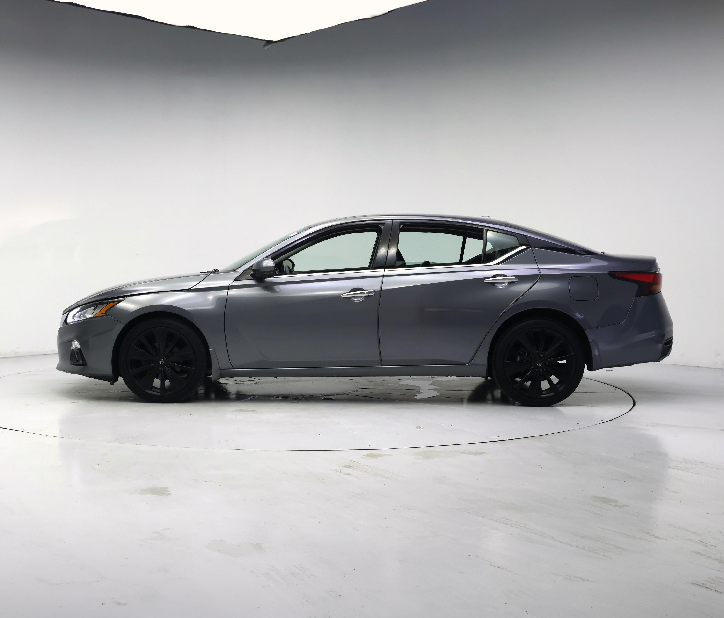 Thumbnail: 2021 Nissan Altima - 3