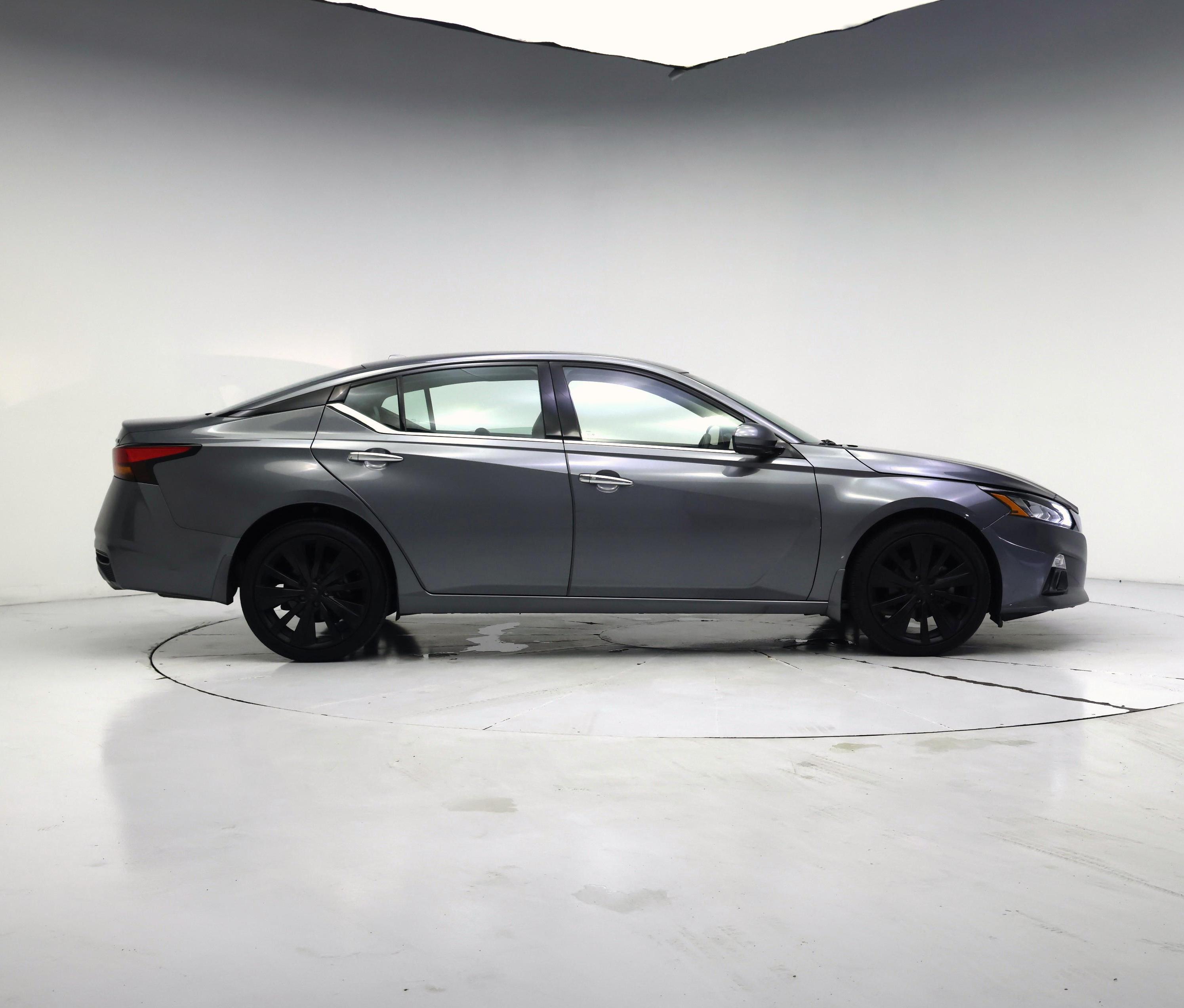 Thumbnail: 2021 Nissan Altima - 7