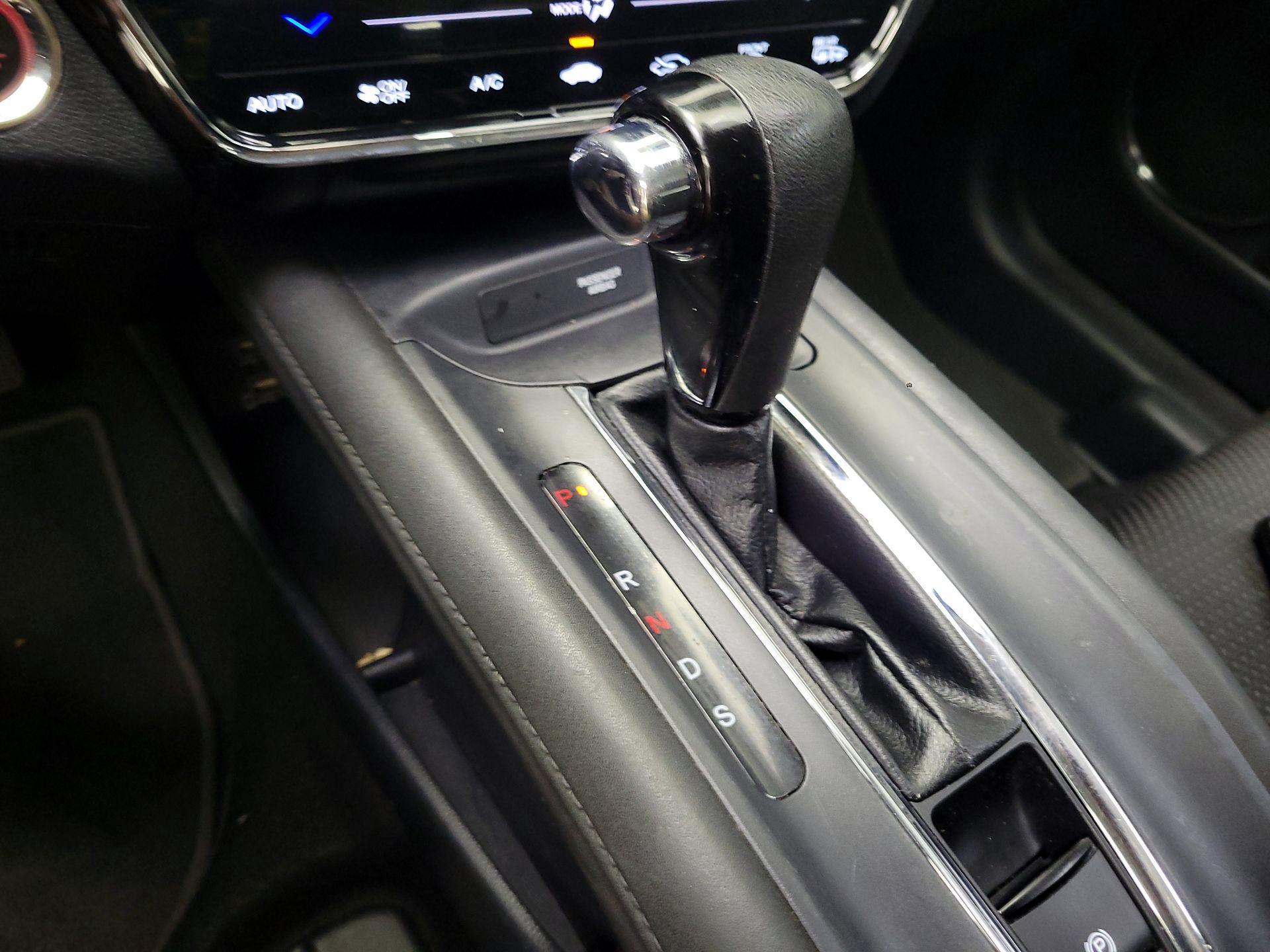 Thumbnail: 2019 Honda HR-V - 17