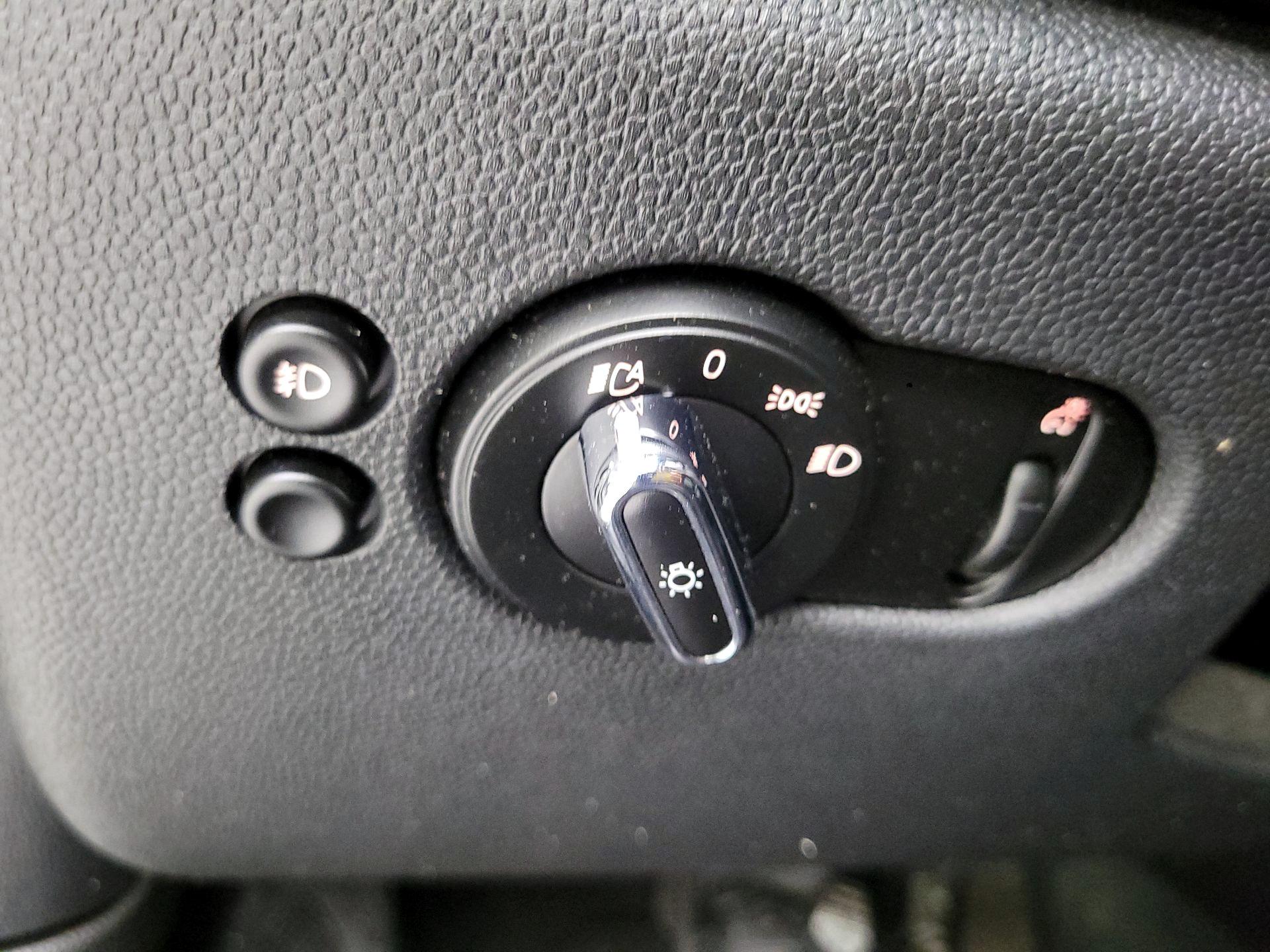 Thumbnail: 2019 MINI Cooper Hardtop - 13
