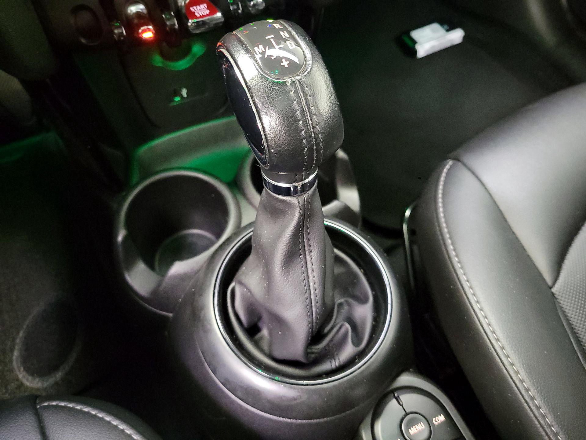 Thumbnail: 2019 MINI Cooper Hardtop - 17