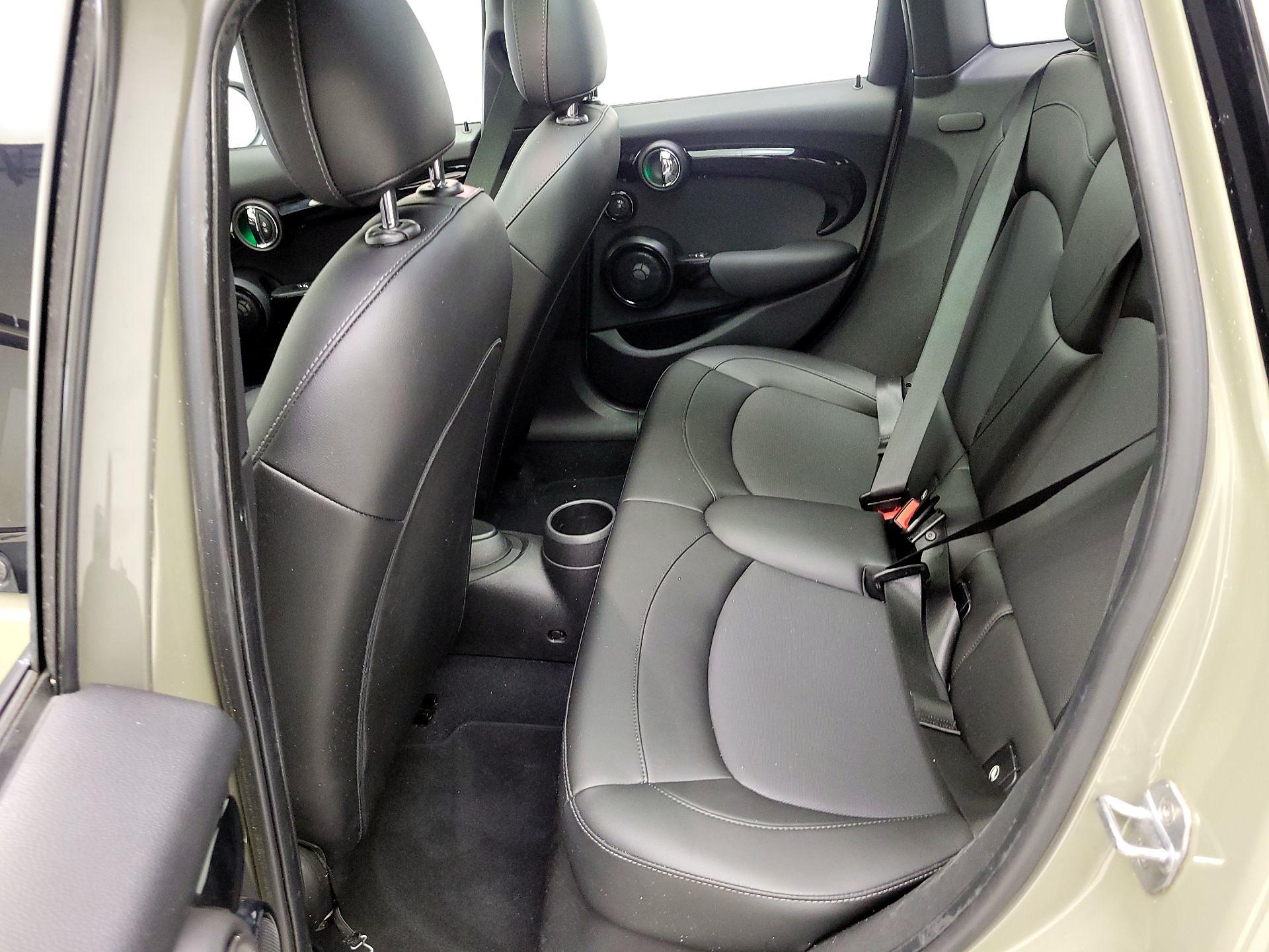 Thumbnail: 2019 MINI Cooper Hardtop - 20