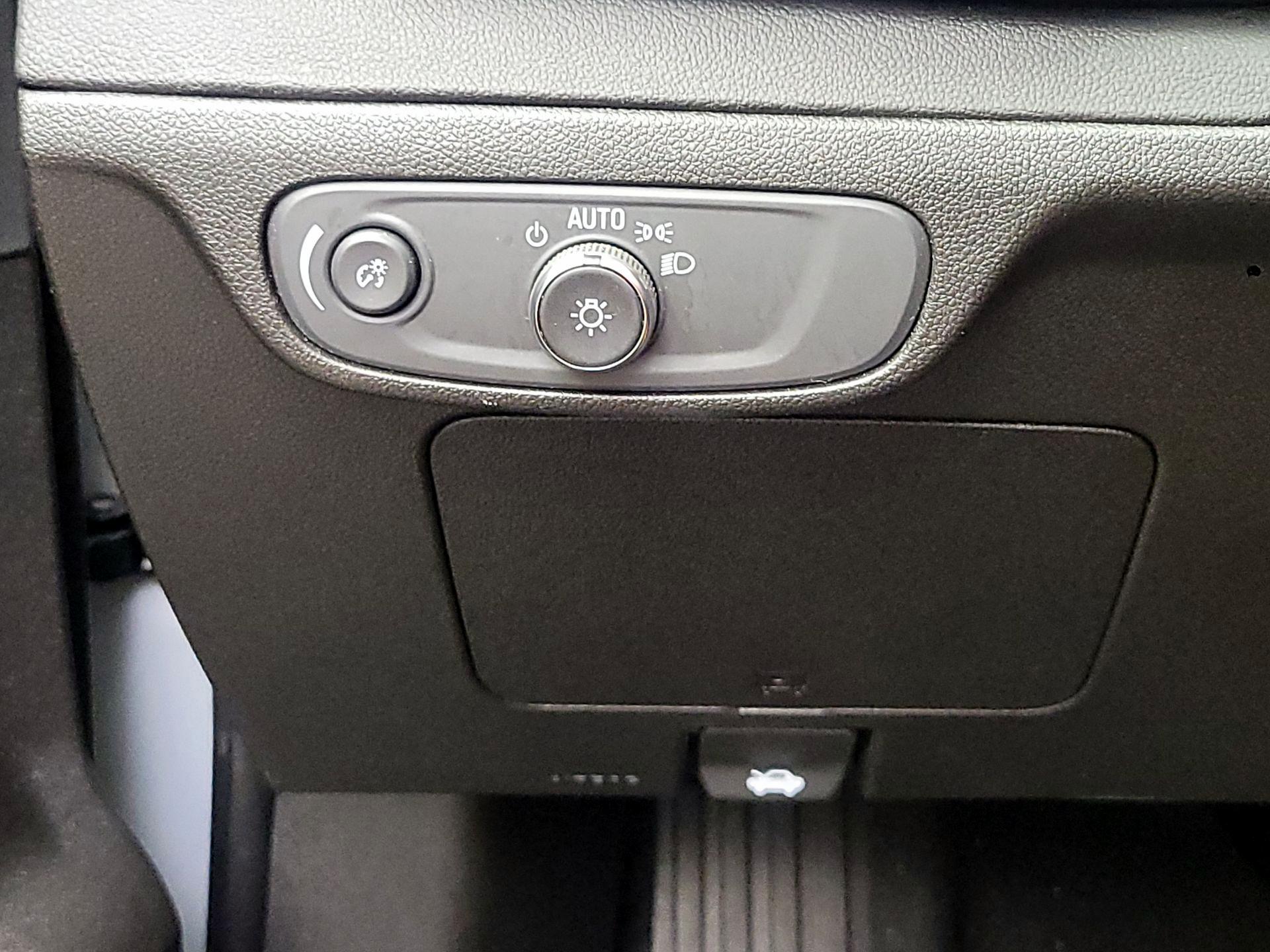 Thumbnail: 2023 Chevrolet Bolt EUV - 13