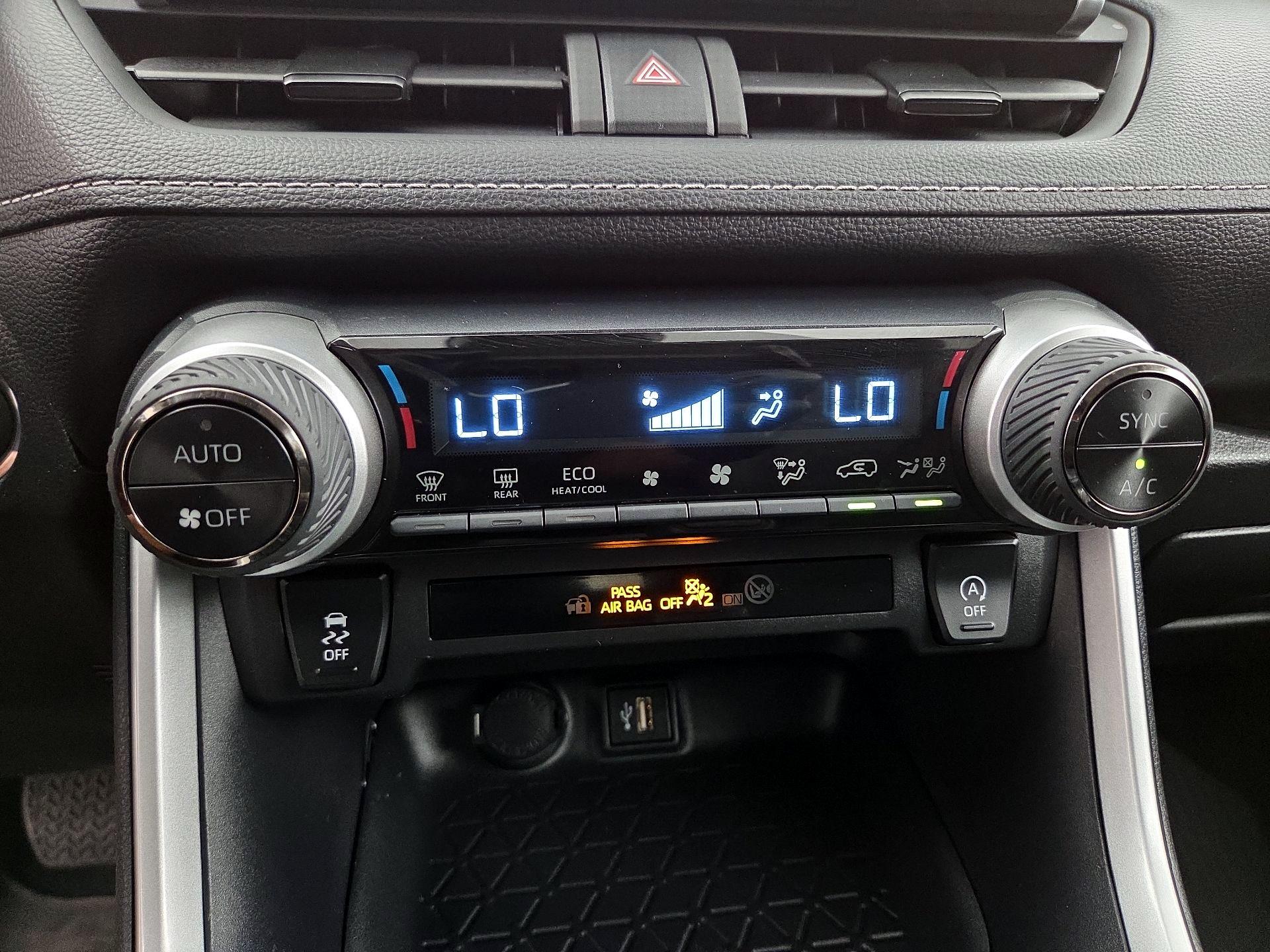 Thumbnail: 2025 Toyota RAV4 - 16