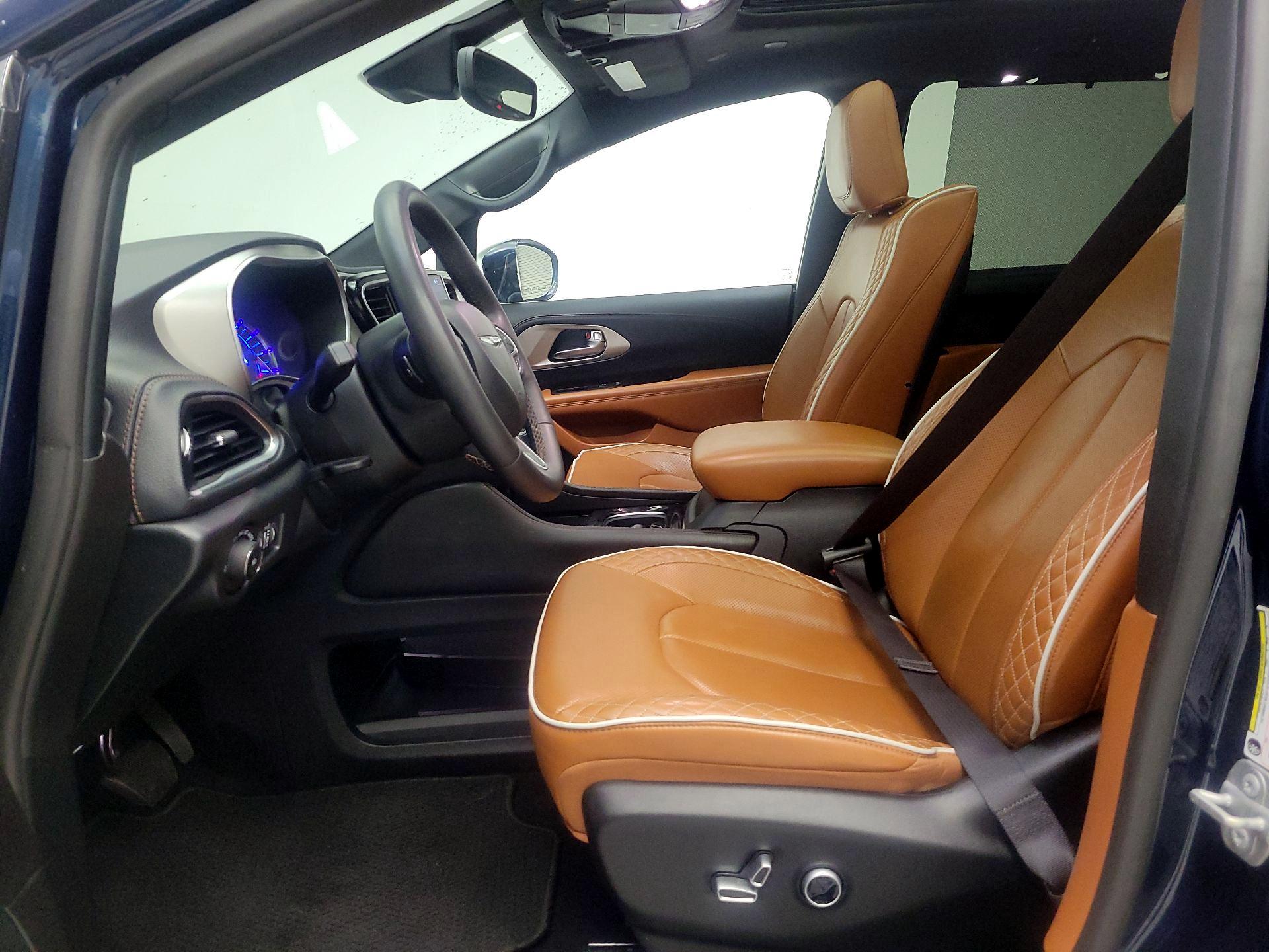 Thumbnail: 2024 Chrysler Pacifica - 11
