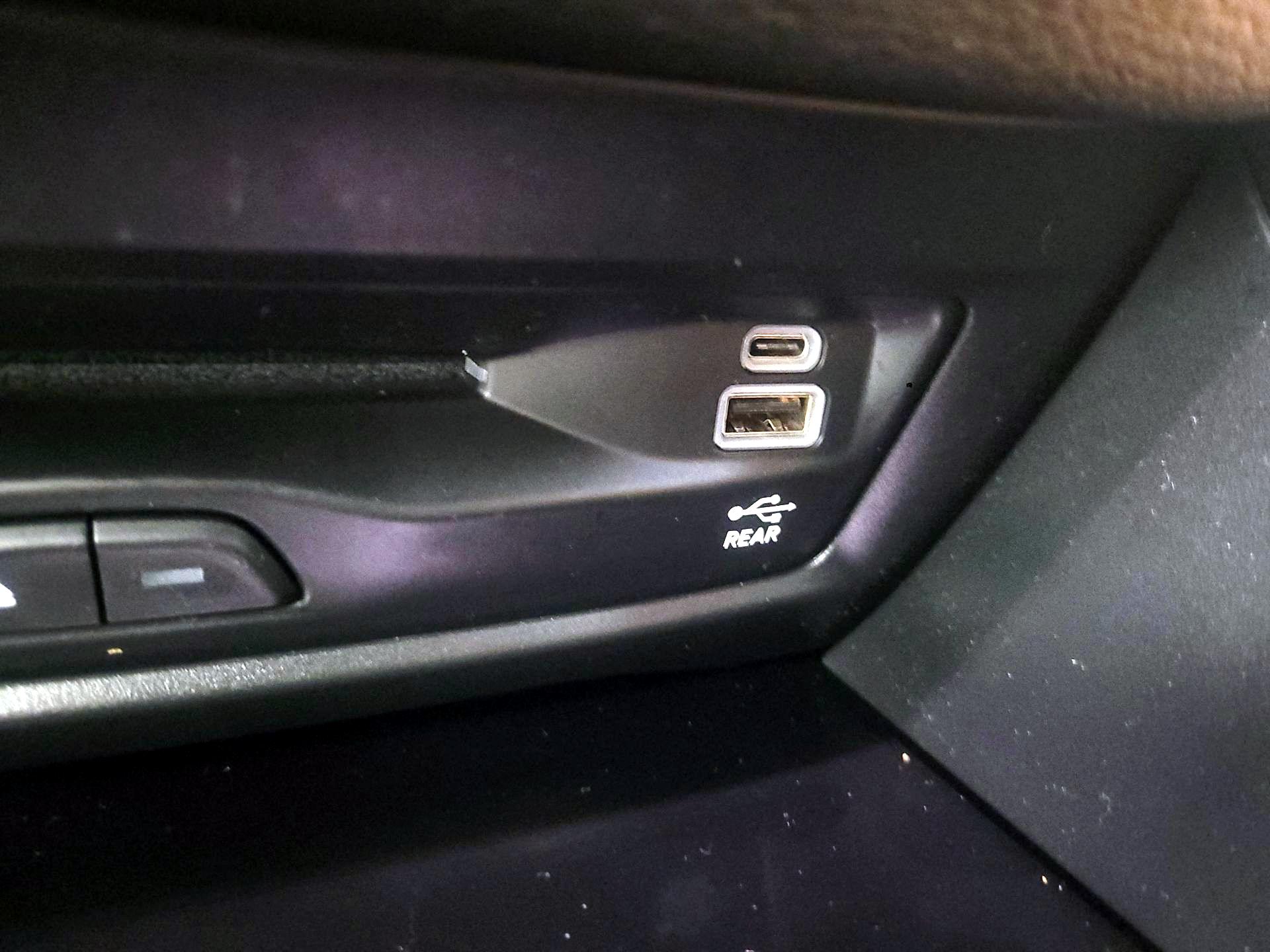 Thumbnail: 2024 Chrysler Pacifica - 19