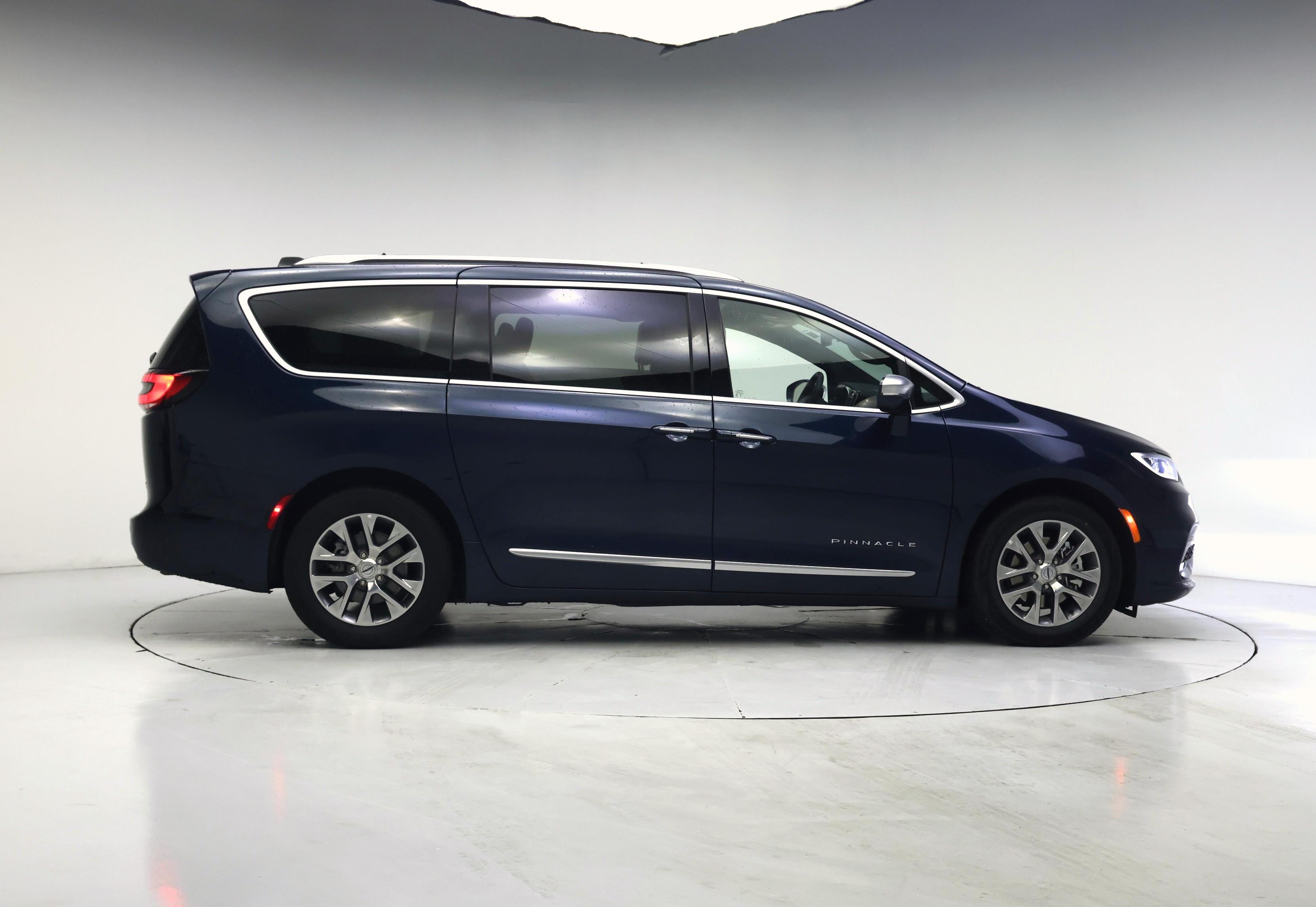 Thumbnail: 2024 Chrysler Pacifica - 7