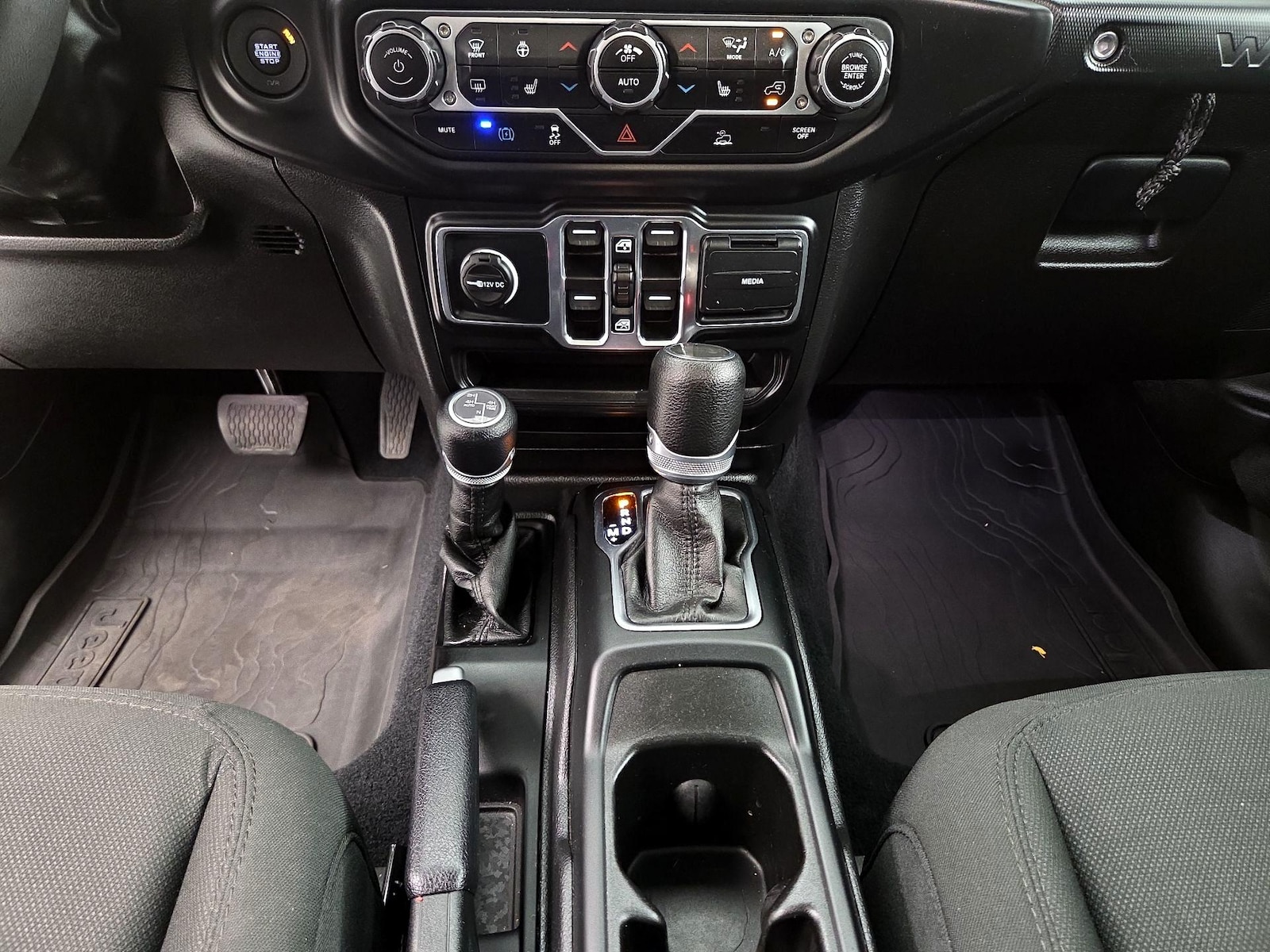 2023 Jeep Wrangler 4xe Willys 4XE - Photo 19