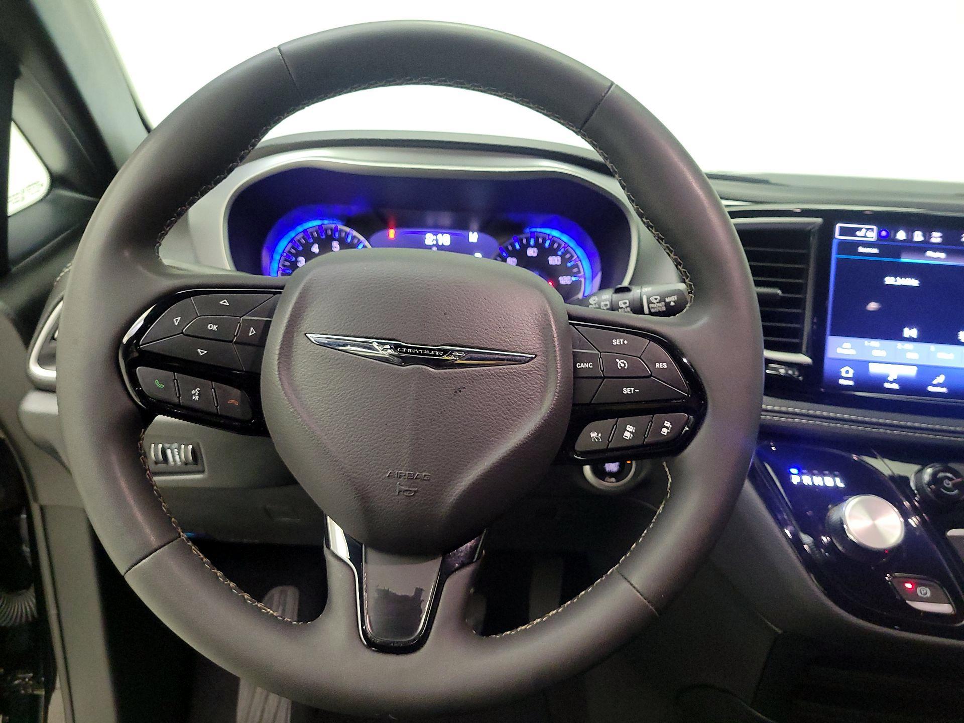 Thumbnail: 2024 Chrysler Pacifica - 10