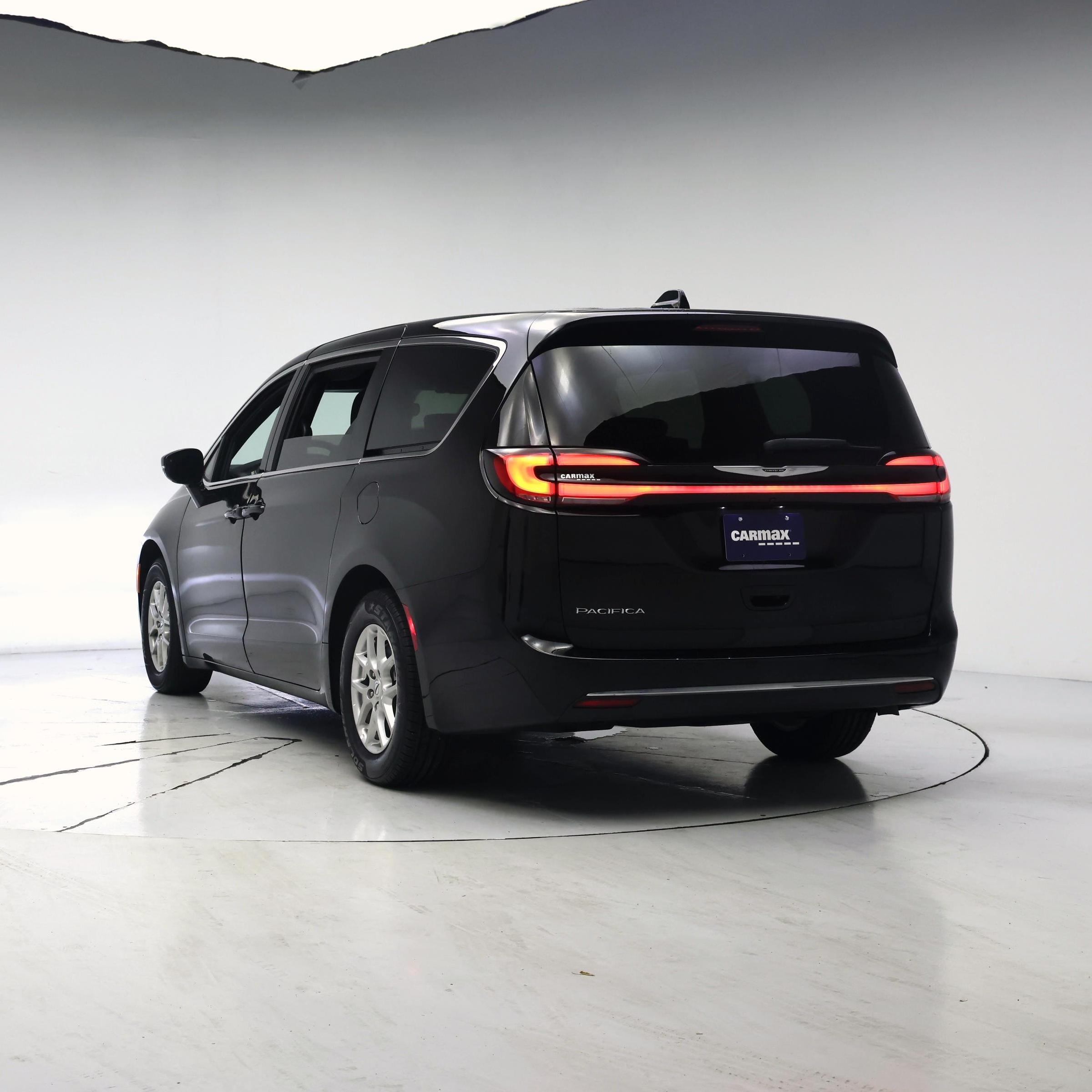 Thumbnail: 2024 Chrysler Pacifica - 2