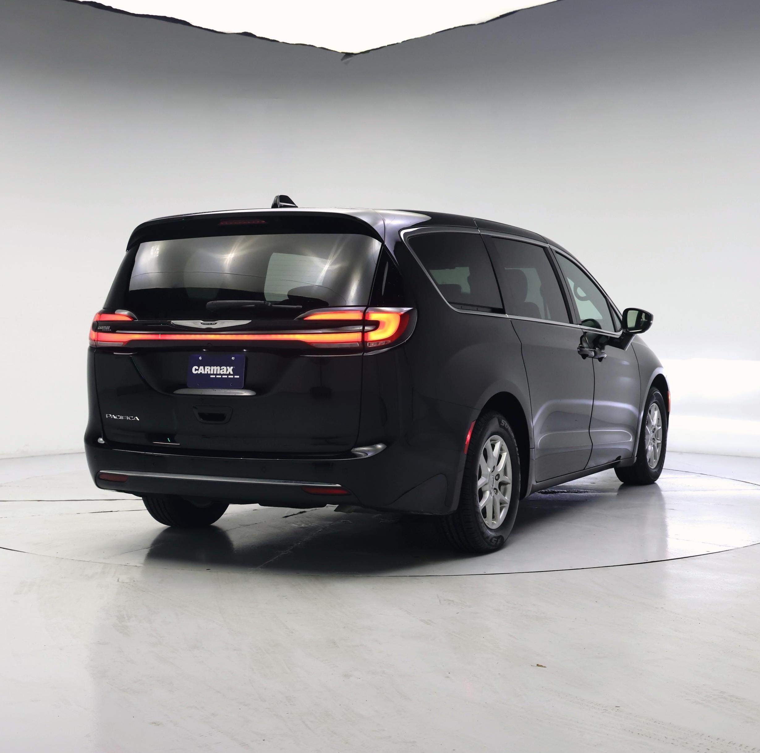 Thumbnail: 2024 Chrysler Pacifica - 8