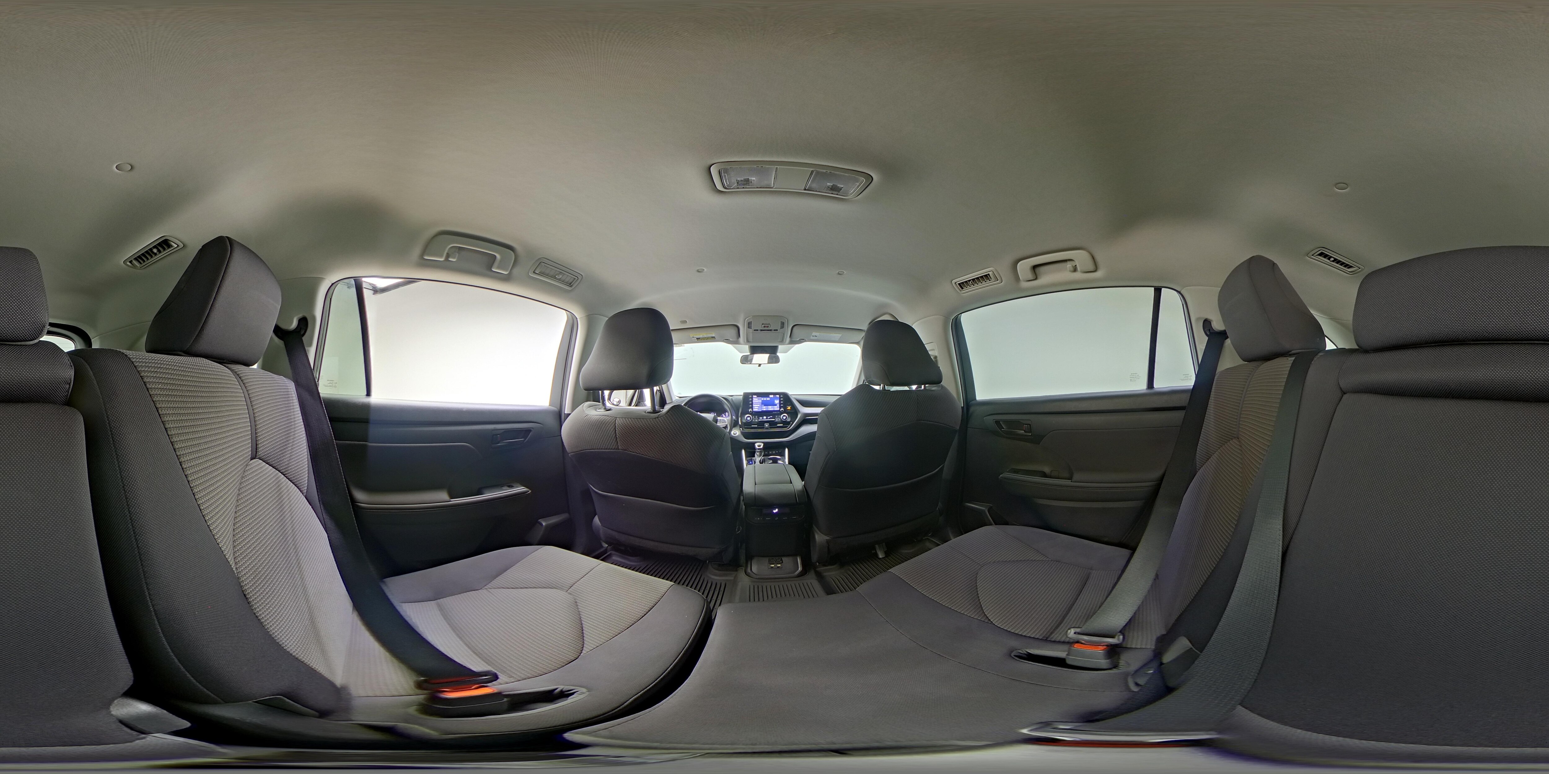 2021 Toyota Highlander LE - Photo 26