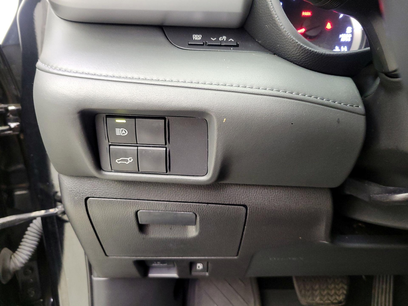 2021 Toyota Highlander LE - Photo 14