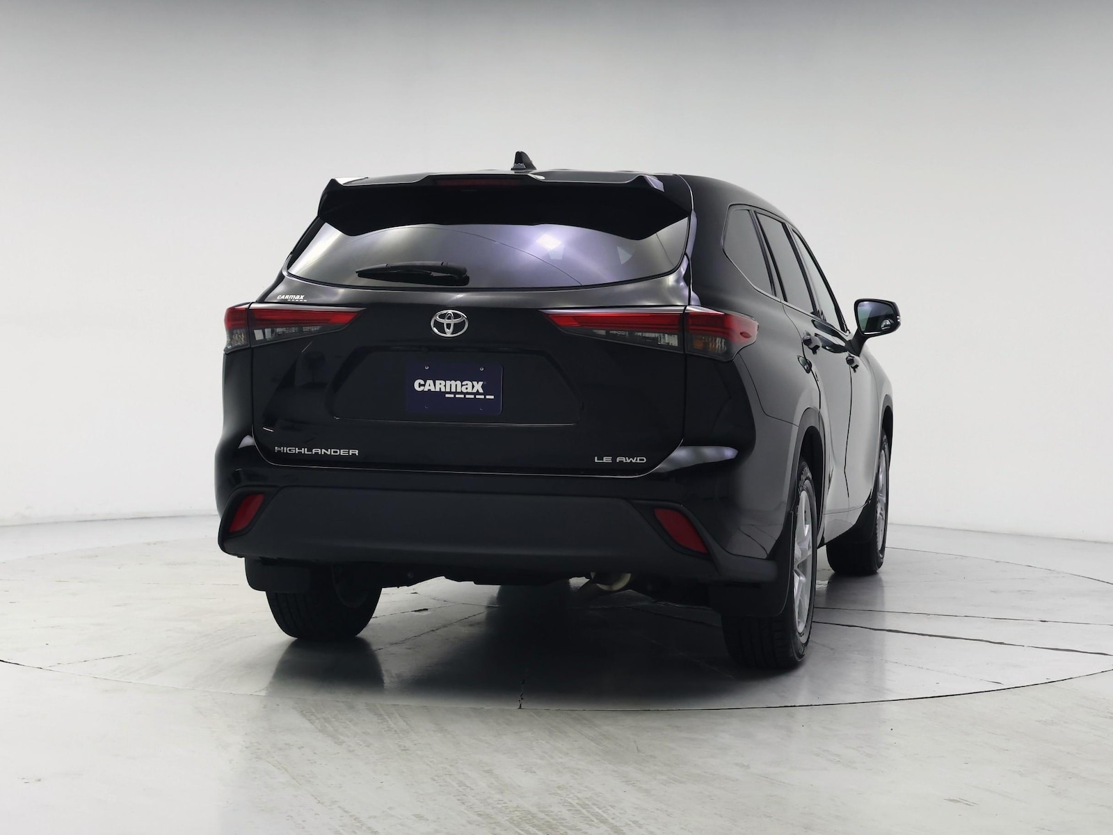 2021 Toyota Highlander LE - Photo 9