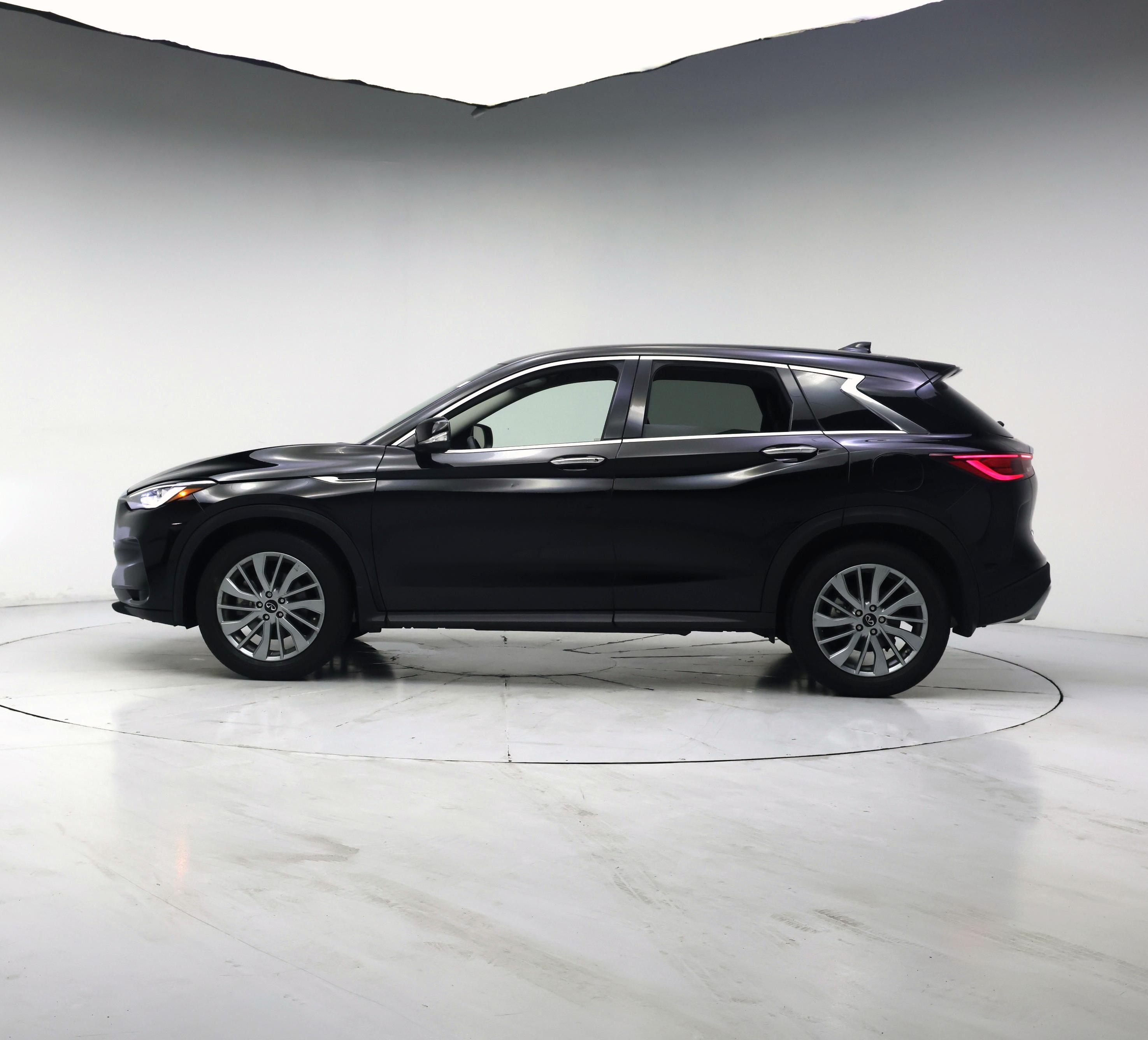 Thumbnail: 2024 INFINITI QX50 - 3