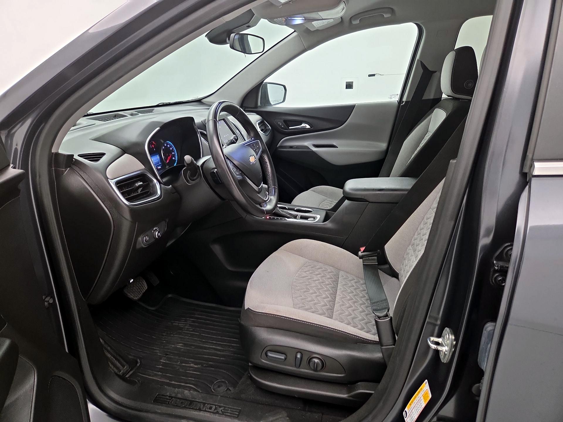 Thumbnail: 2022 Chevrolet Equinox - 11