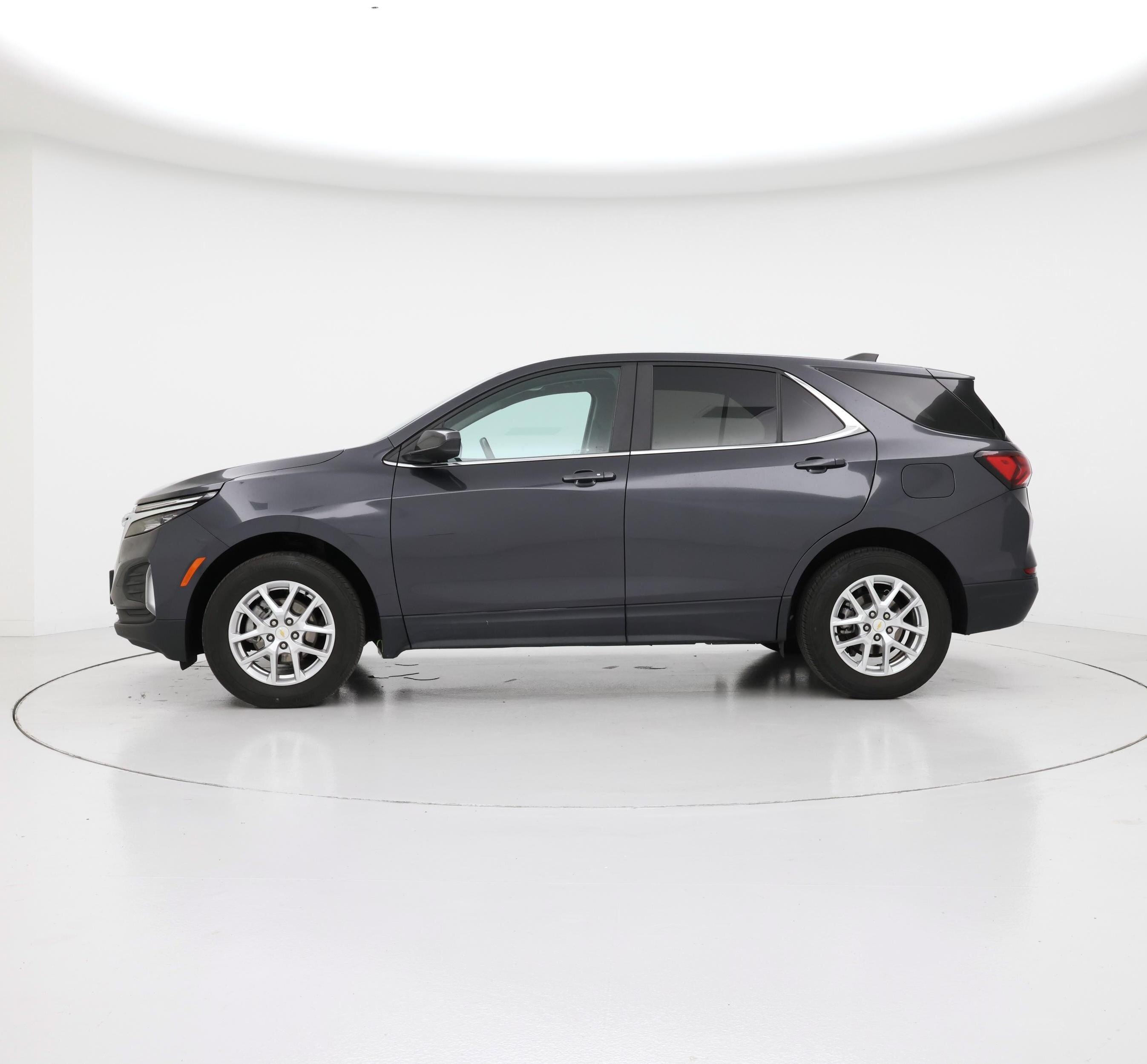 Thumbnail: 2022 Chevrolet Equinox - 3