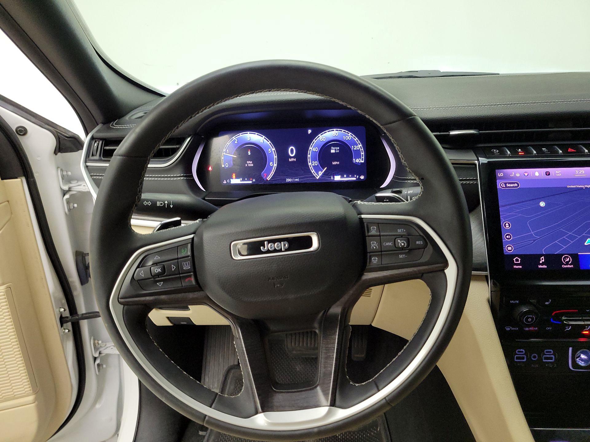 Thumbnail: 2023 Jeep Grand Cherokee - 10