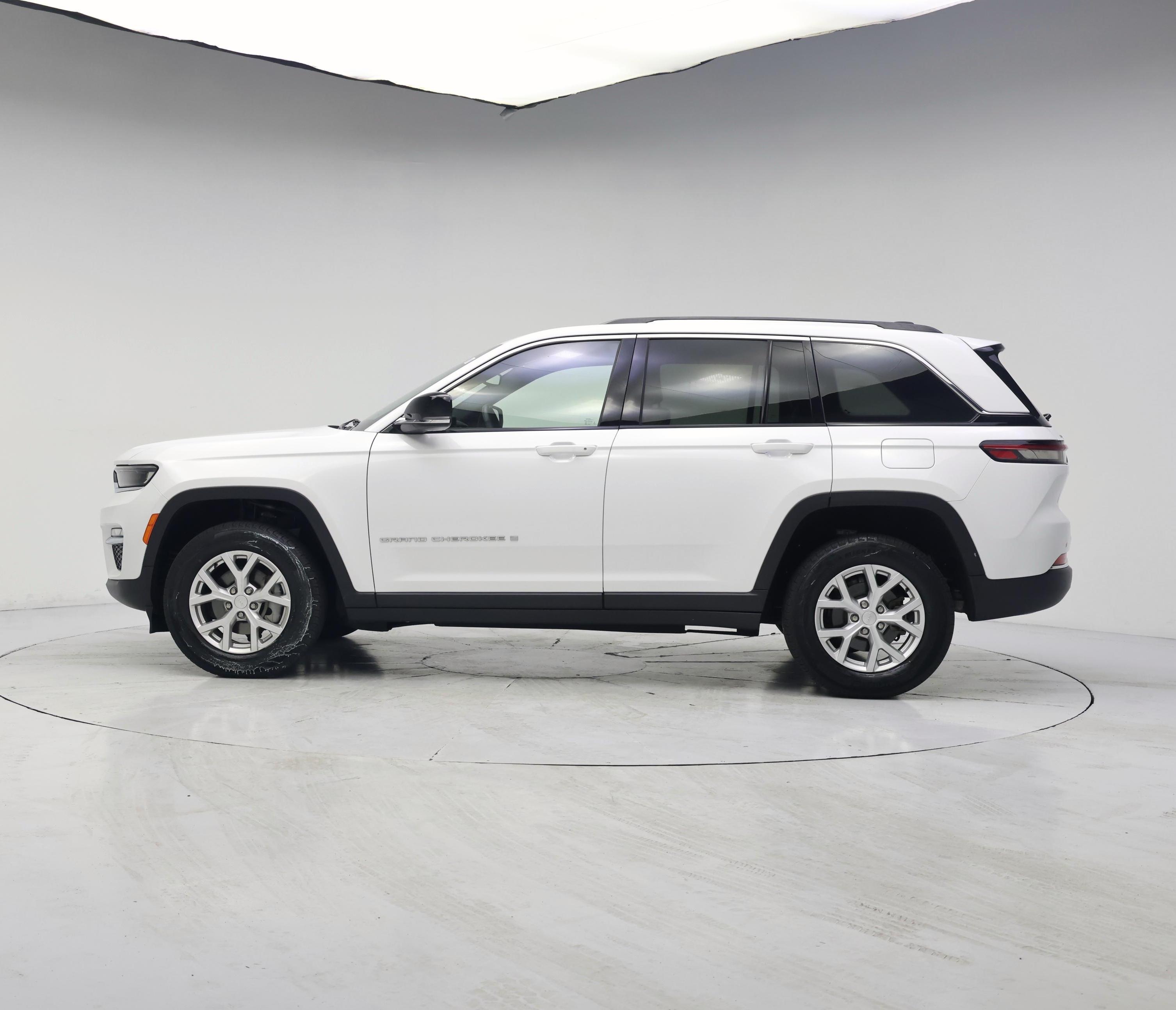 Thumbnail: 2023 Jeep Grand Cherokee - 3