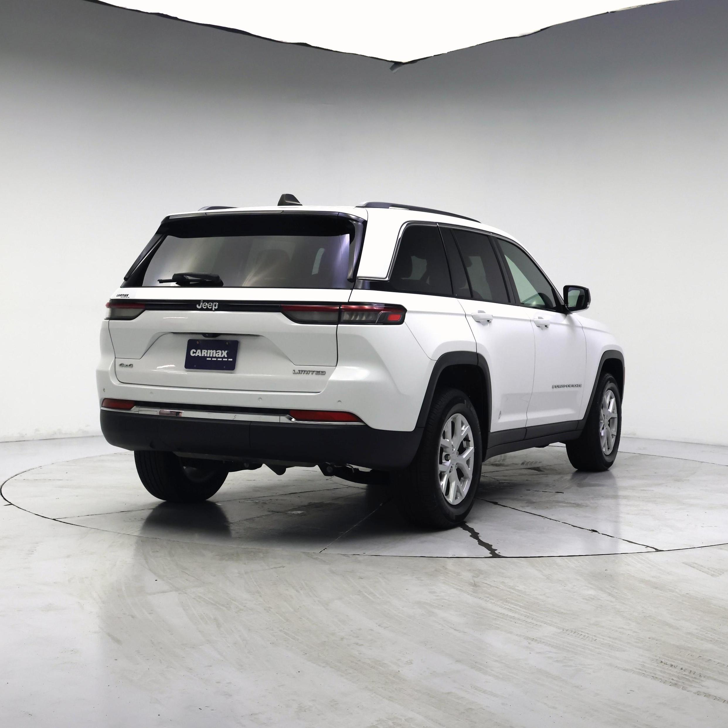 Thumbnail: 2023 Jeep Grand Cherokee - 8