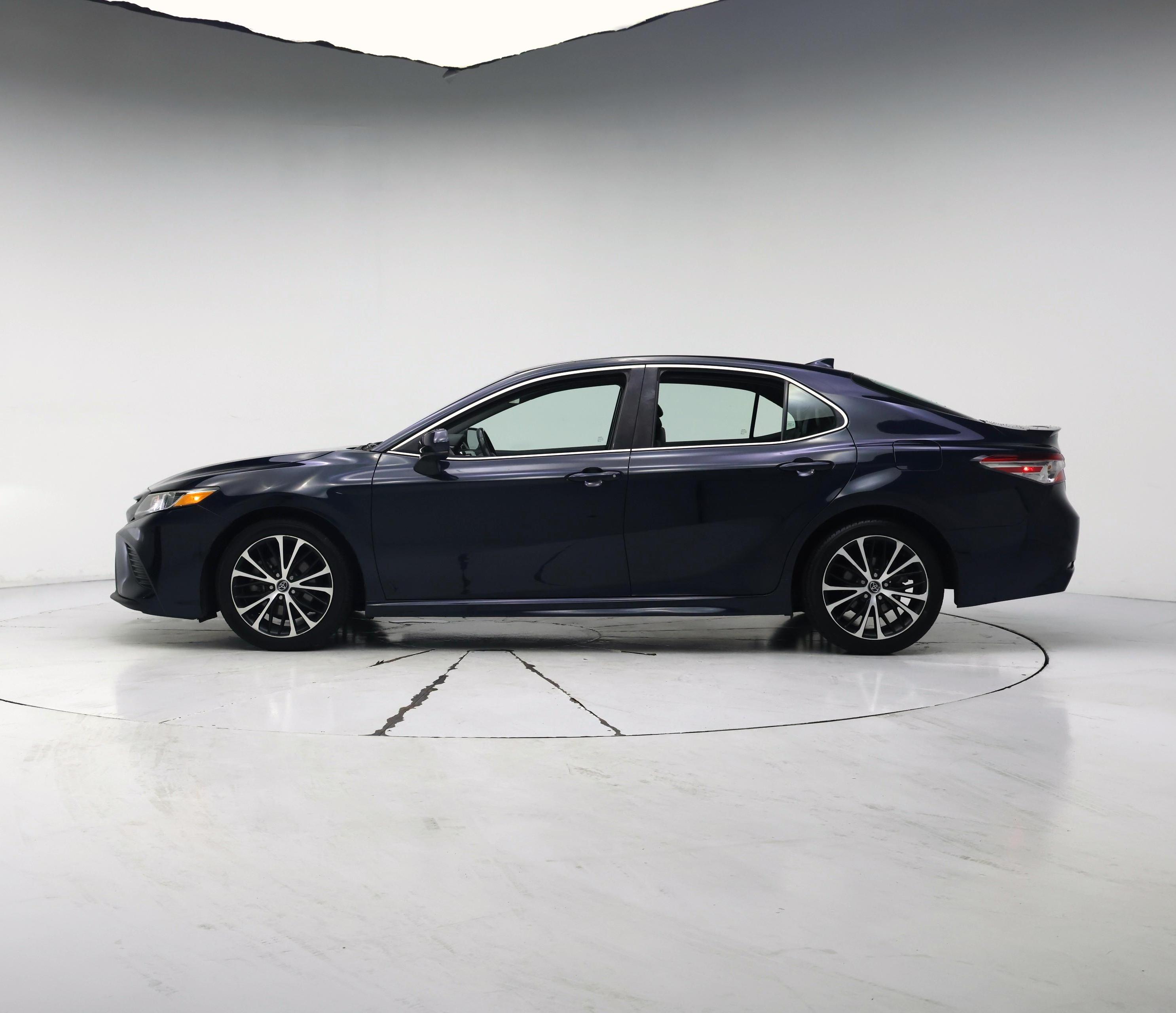 Thumbnail: 2020 Toyota Camry - 3