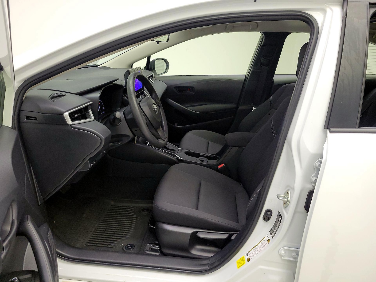 2024 Toyota Corolla LE - Photo 12